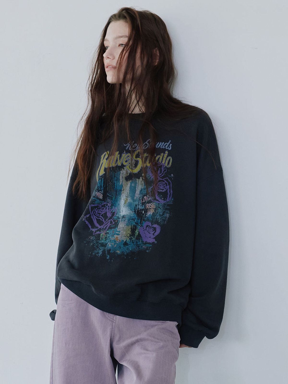 레이브(RAIVE) New Sounds Graphic Sweatshirt VW6AE959_2color