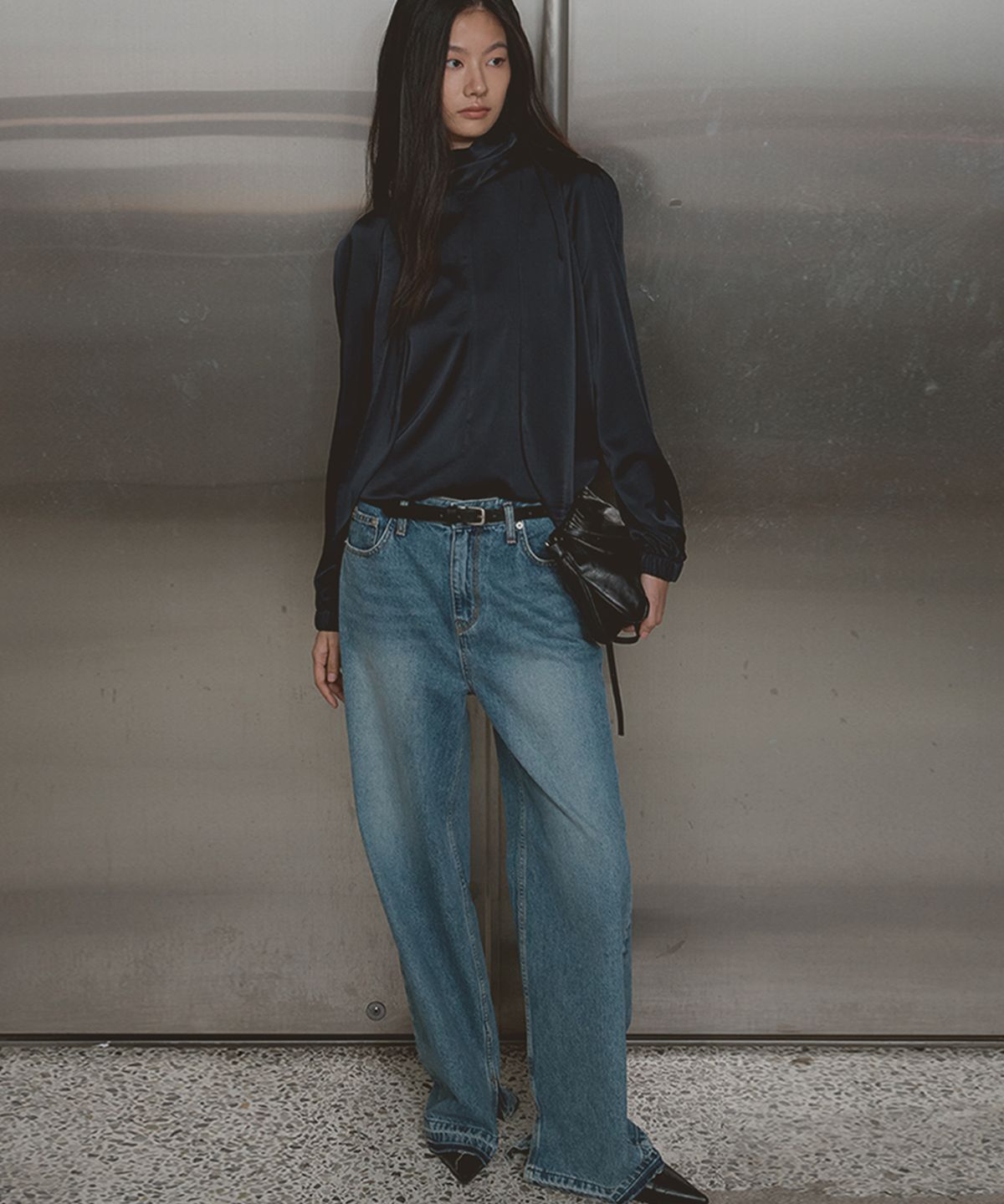 시그레이트(SIGREAT) SATIN TIE VOLUME BLOUSE_NAVY