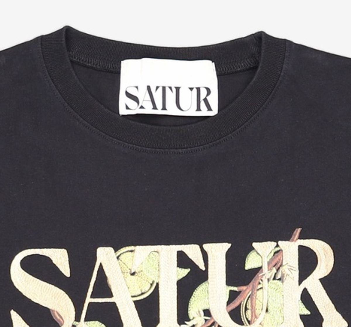 세터(SATUR) (W) 아페로 리프 그래픽 반팔 티셔츠 클래식 블랙 M