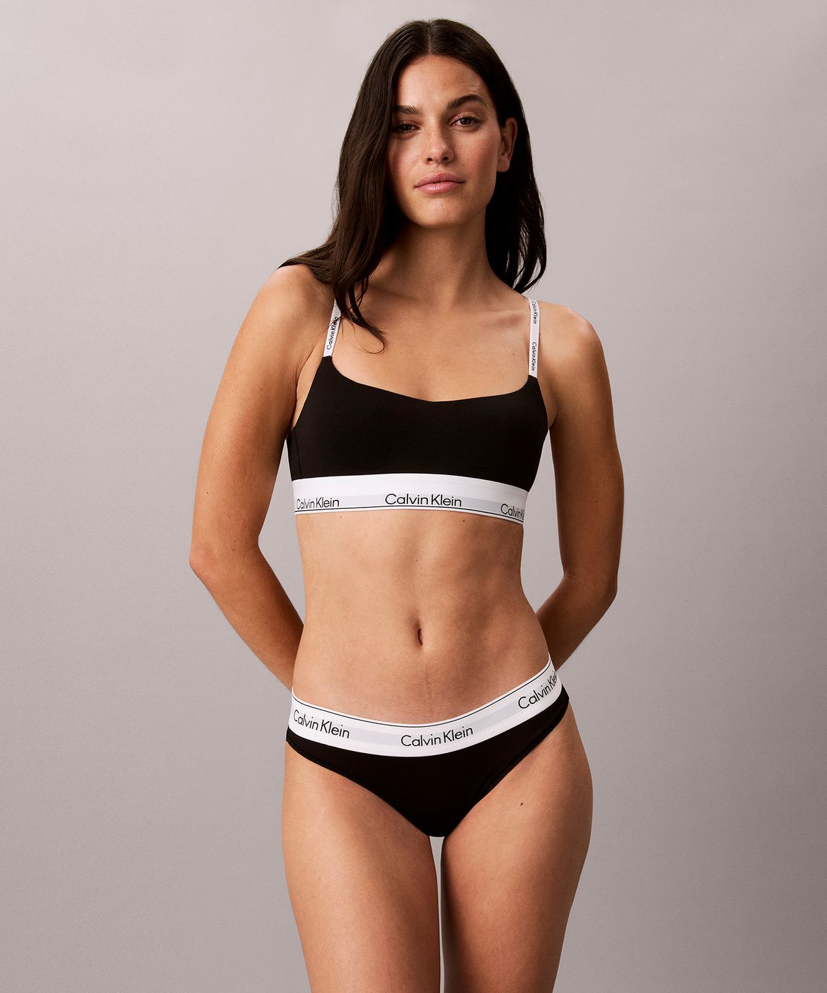 캘빈클라인 언더웨어(CALVIN KLEIN UNDERWEAR) 여성 아이콘 코튼 모달 AF 쉐이브폼 브라렛_QF8994ADUB1