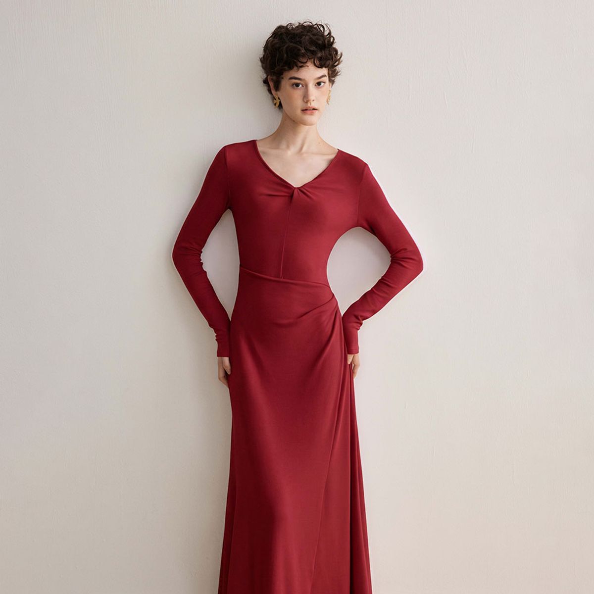 와이와이아이엠(YYIAM) YY_Red v-neck twisted dress