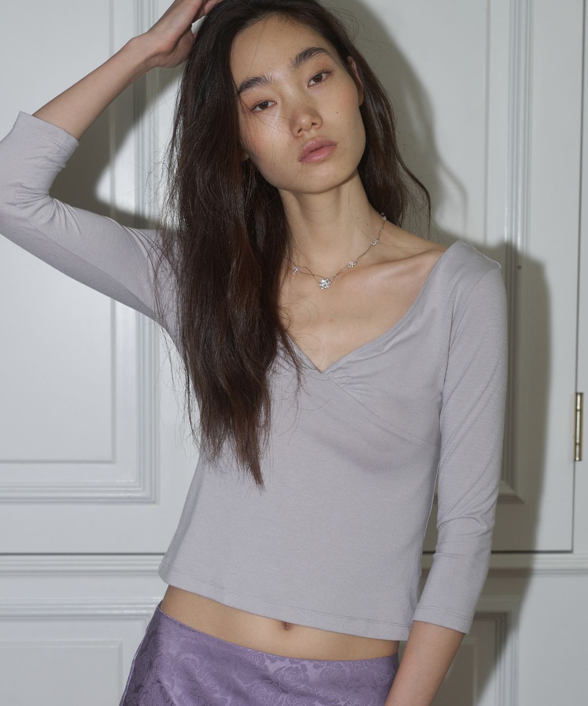 더포르타(THEPORTA) DEEP V-NECK SLIM TOP, GRAY