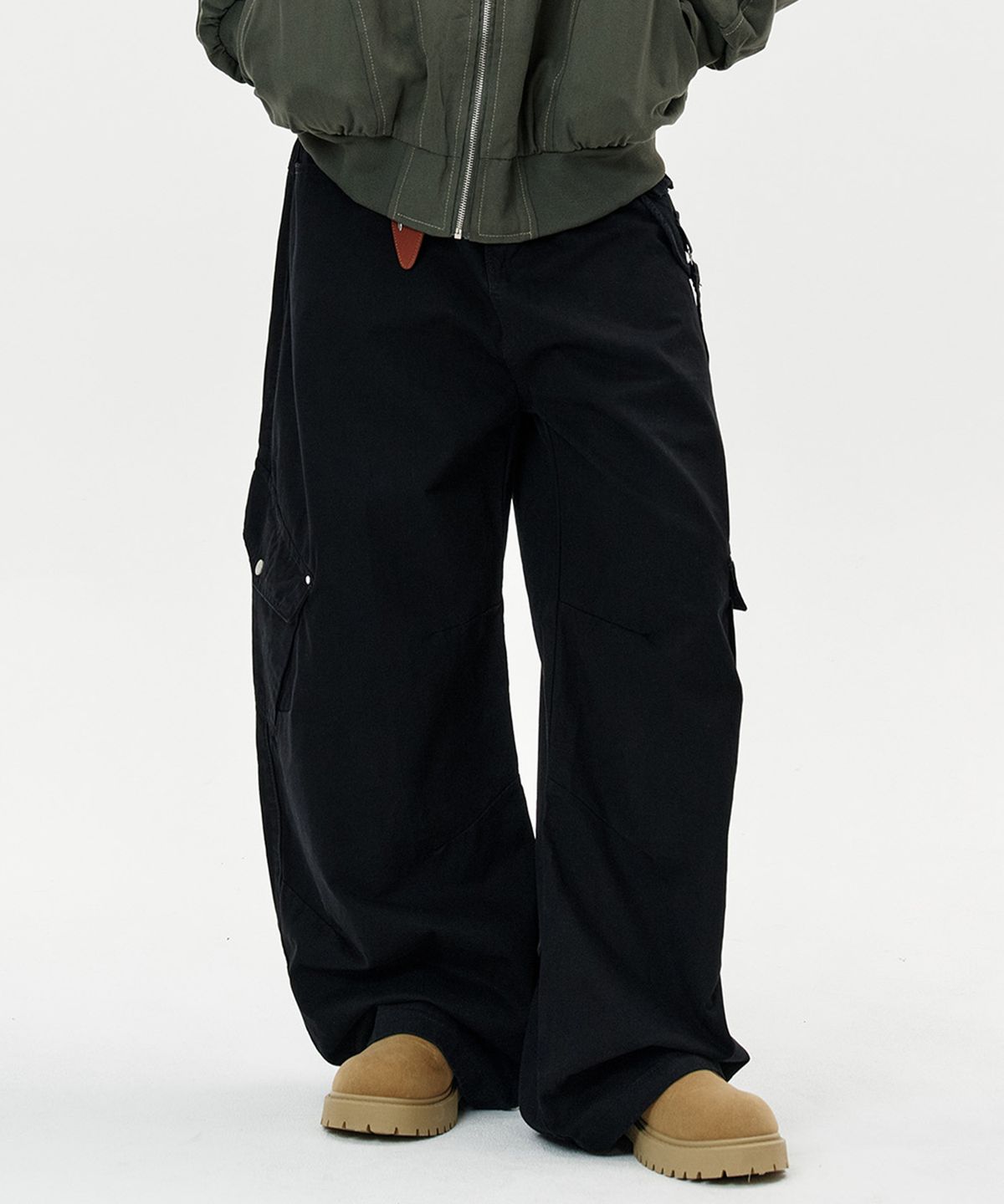 딥센스(DEEP SENSE) Utility Panel Curved Cargo Pants - black