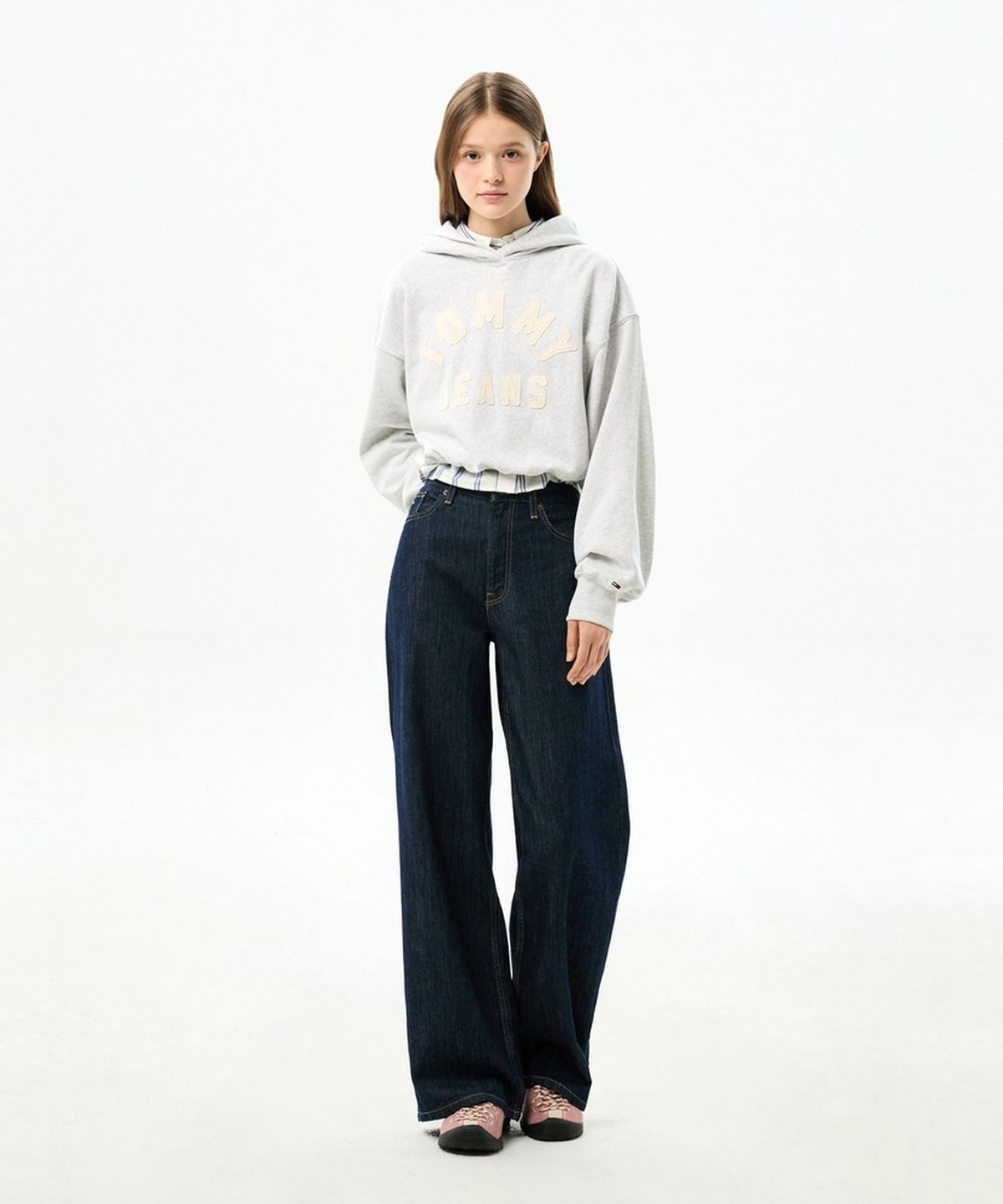 타미진스(TOMMY JEANS) 오버사이즈 타미 아치 후디 (T32G7TTO26TWT1P08)