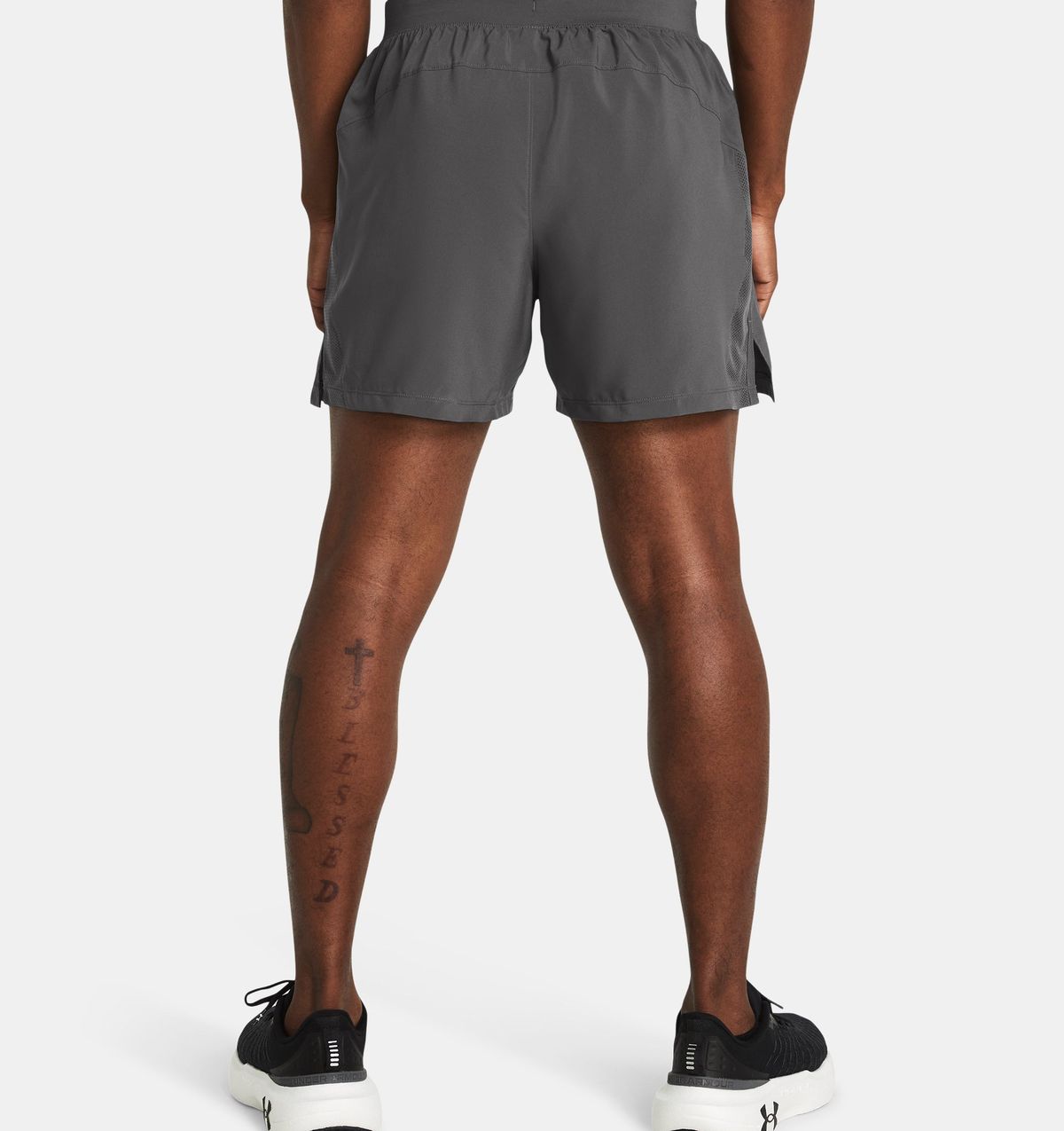 언더아머(UNDERARMOUR) 남성 UA 론치 5인치 쇼츠1382617-025