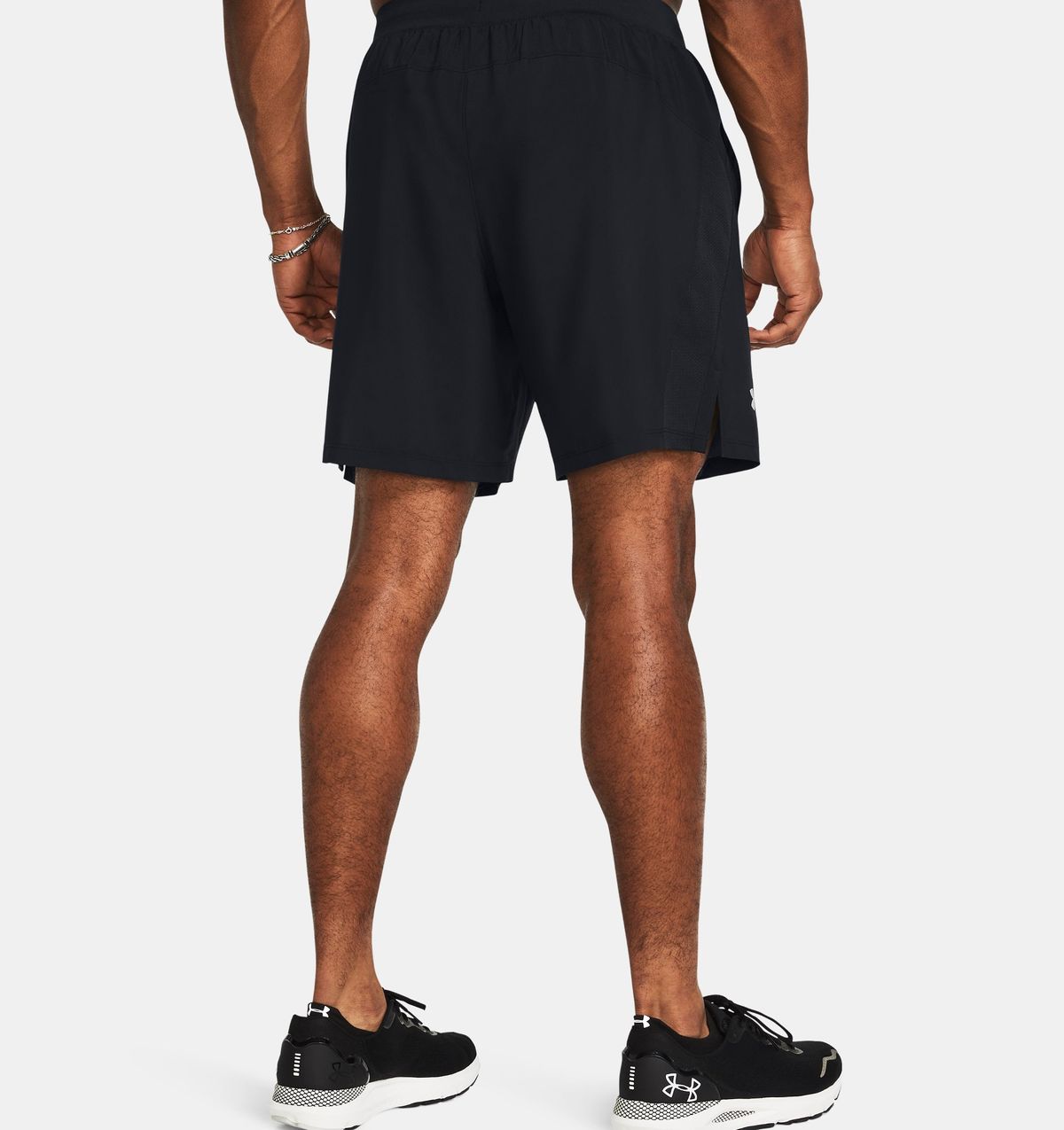 언더아머(UNDERARMOUR) 남성 UA 론치 7인치 쇼츠1382620-001