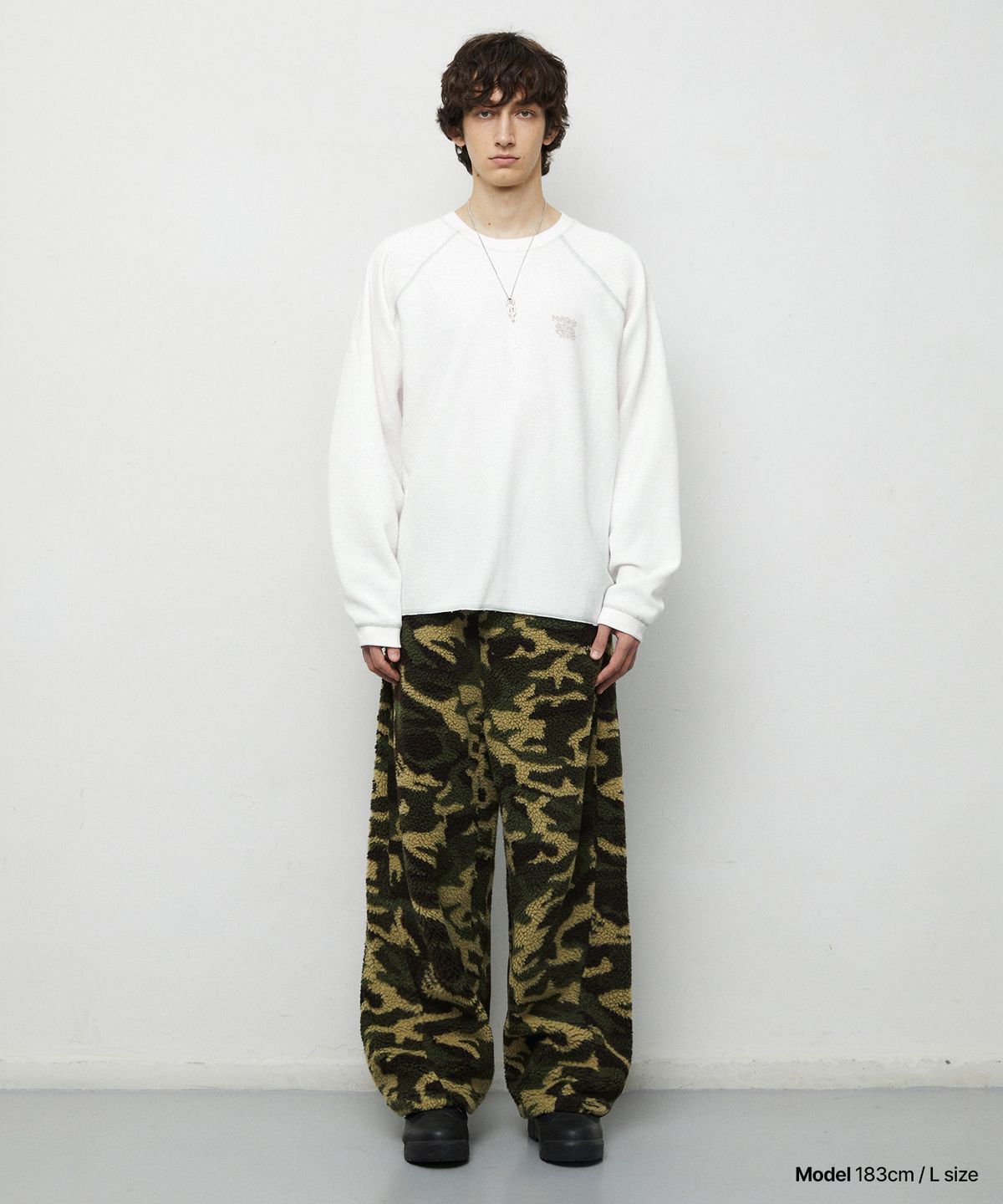 마하그리드(MAHAGRID) CAMO WIDE FLEECE PANTS[GREEN]
