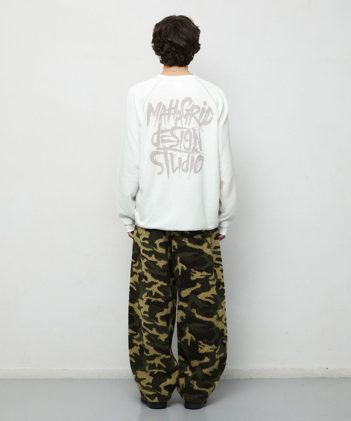 마하그리드(MAHAGRID) CAMO WIDE FLEECE PANTS[GREEN]