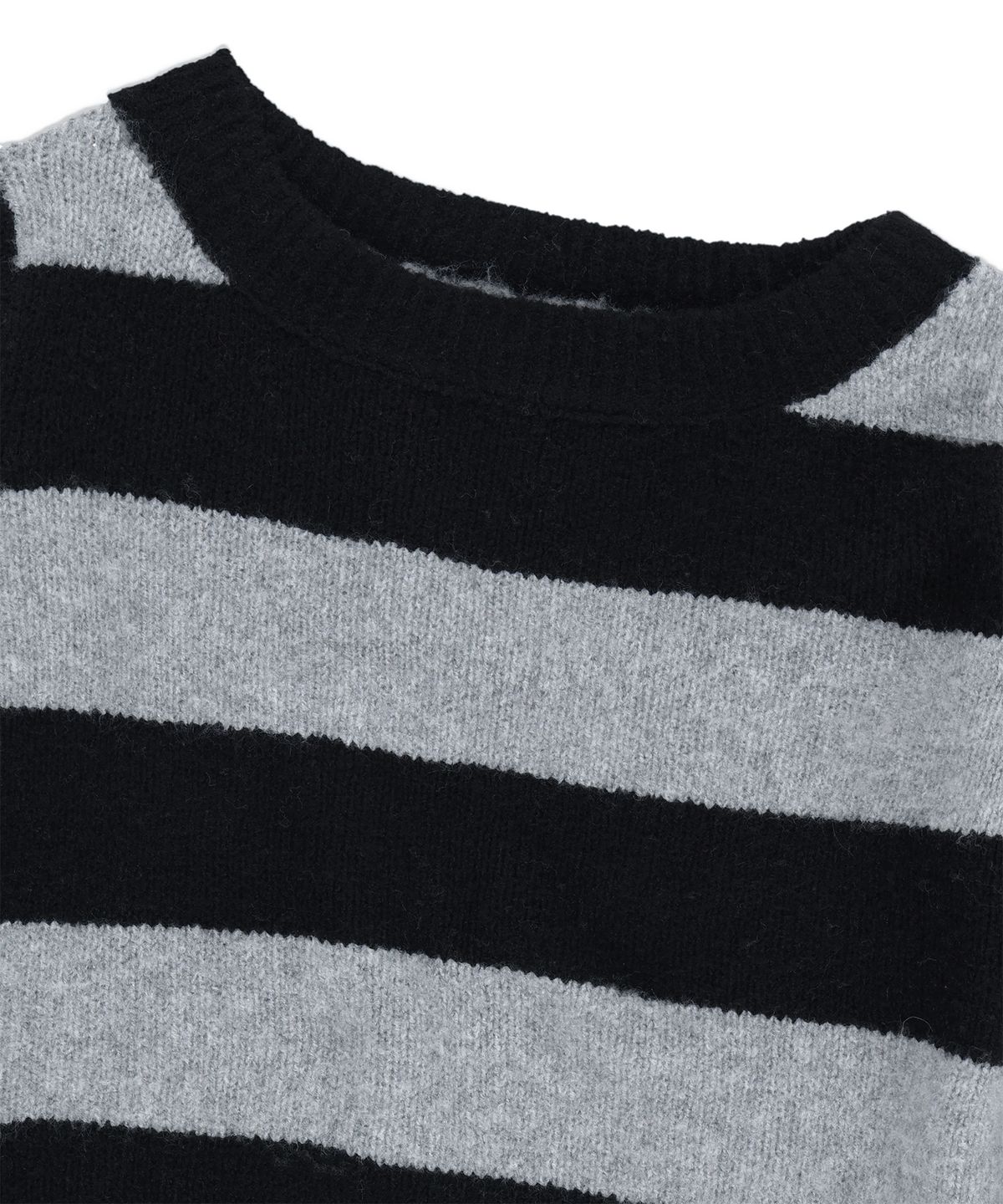 마하그리드(MAHAGRID) DAMAGED OFF SHOULDER STRIPE KNIT[BLACK]