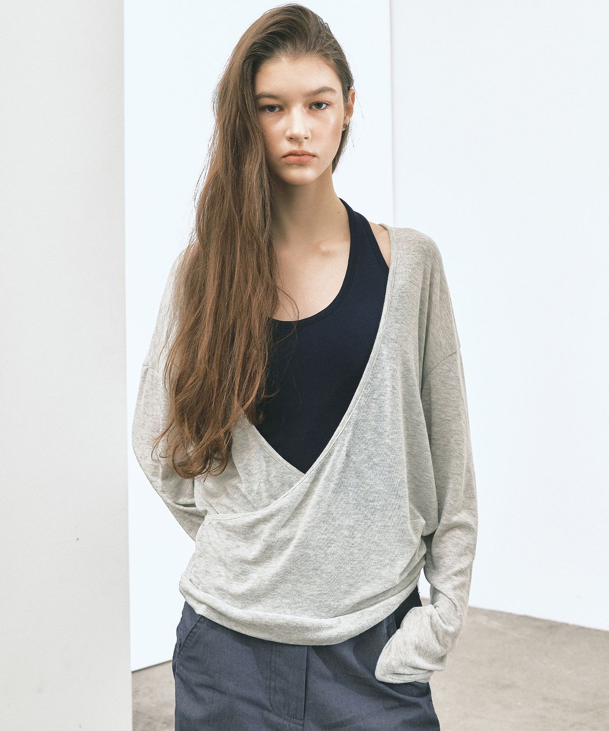 닉앤니콜(NICK&NICOLE) DEEP WRAP V-NECK LONG SLEEVE TOP_MELANGE