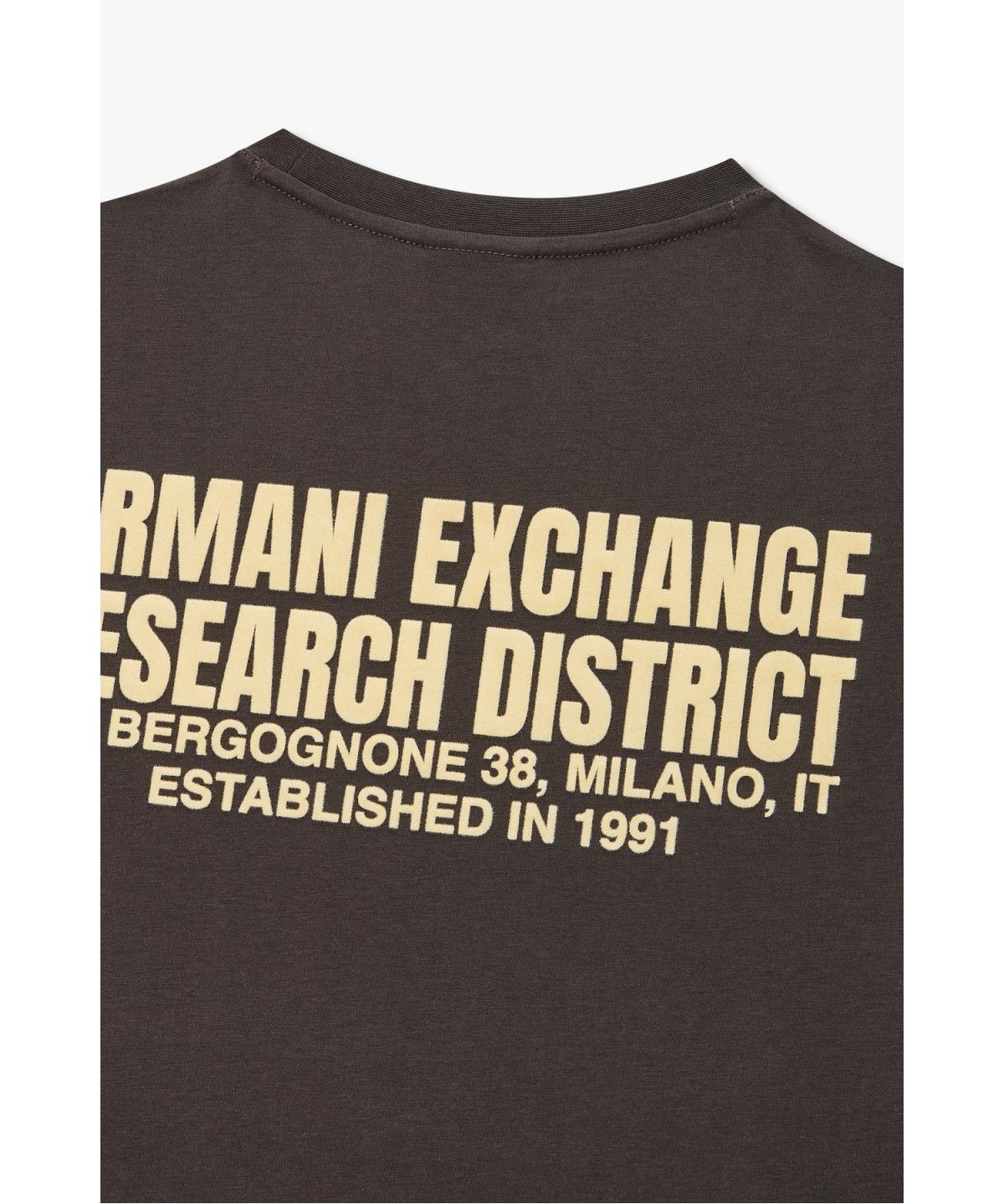 아르마니 익스체인지(ARMANI EXCHANGE) 남성 빅 플록 로고 크루넥 티셔츠 _다크 브루넷_A416330006