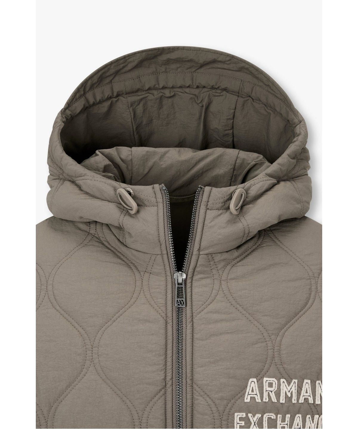 아르마니 익스체인지(ARMANI EXCHANGE) 남성 1991 로고 웨이브 퀼팅 자켓 _웜 그레이_A416310018