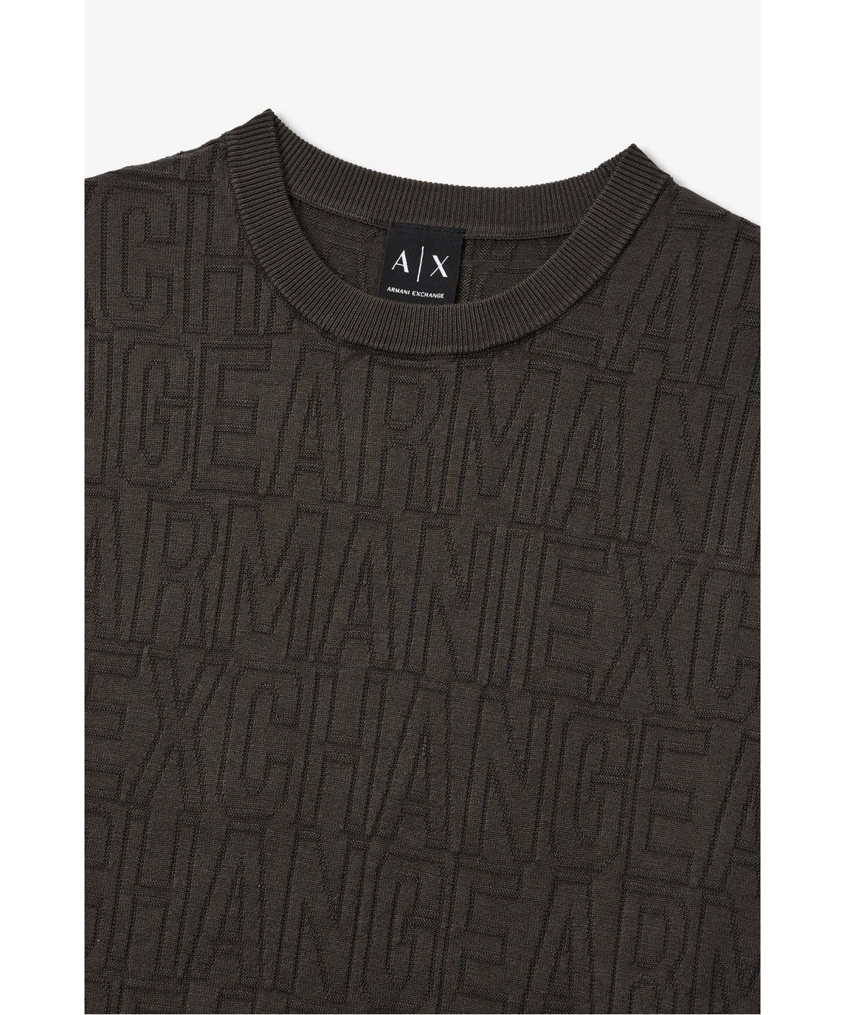 아르마니 익스체인지(ARMANI EXCHANGE) 남성 올오버 로고 패턴 크루넥 니트 _챠콜_A416332006