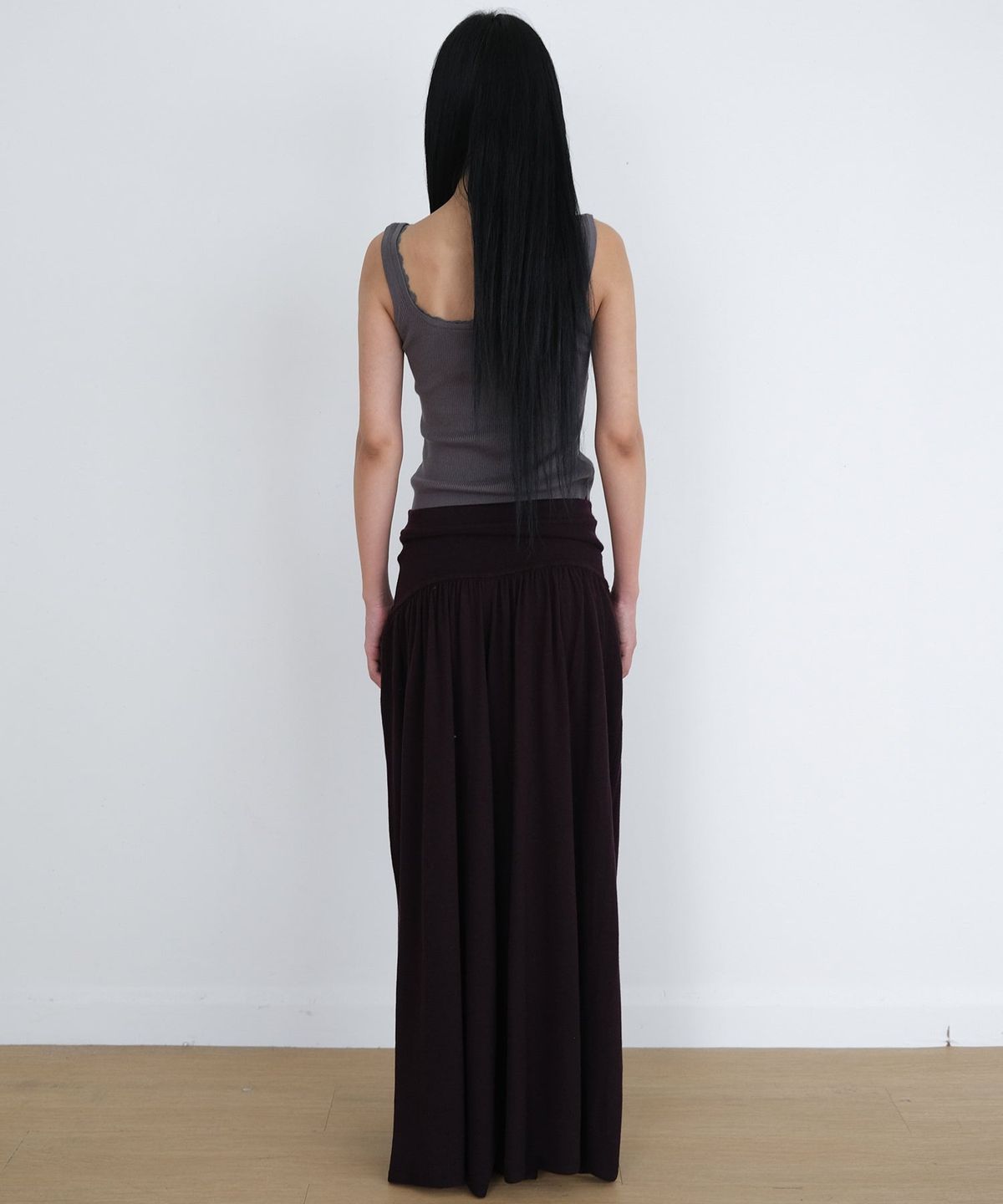 오오티엔(OOTN) LACE TRIM SLEEVELESS KNIT [CHARCOAL]