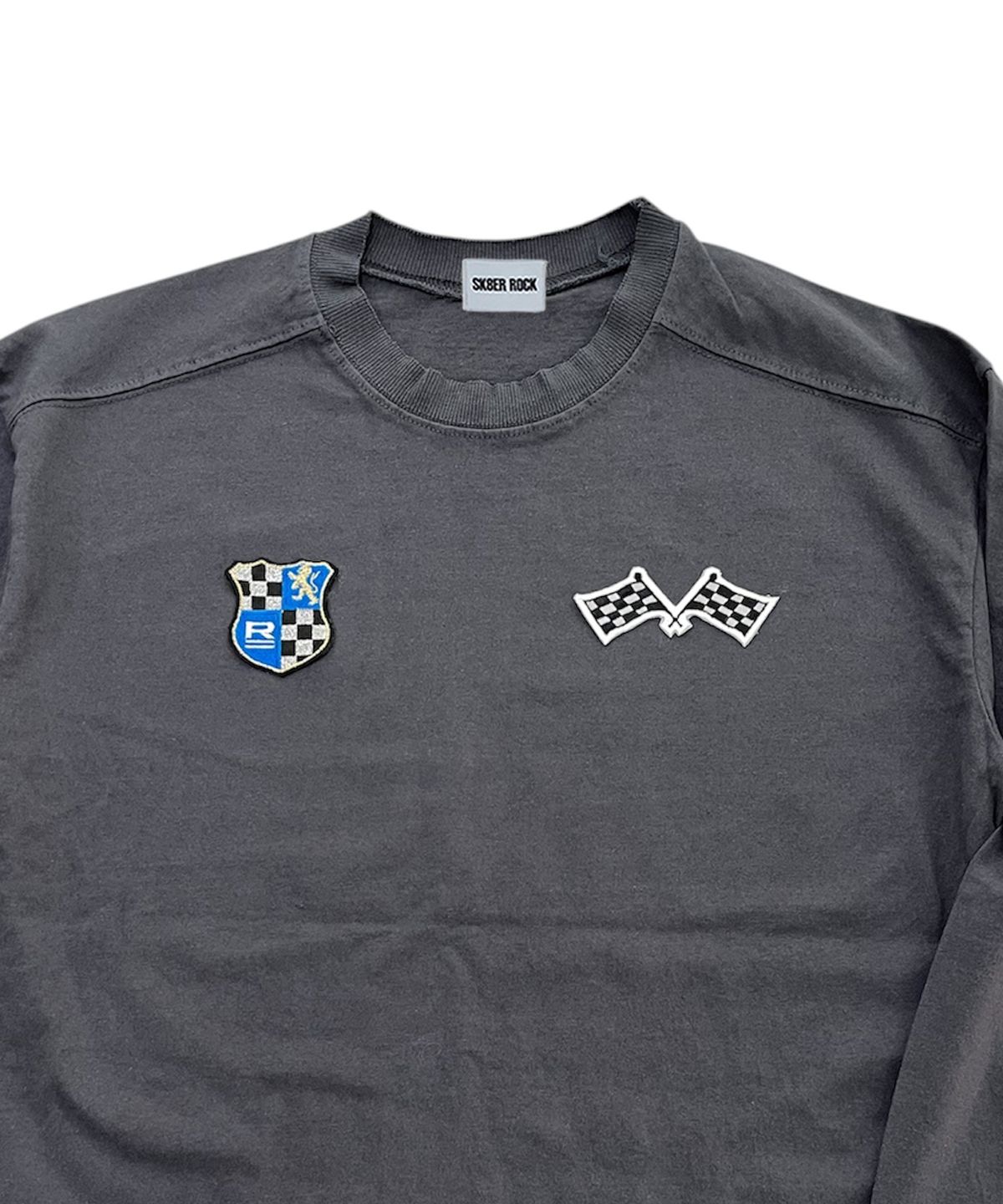 스케이터락(SK8ER ROCK) Race Patch Raw Edge T-Shirt (Dark gray)