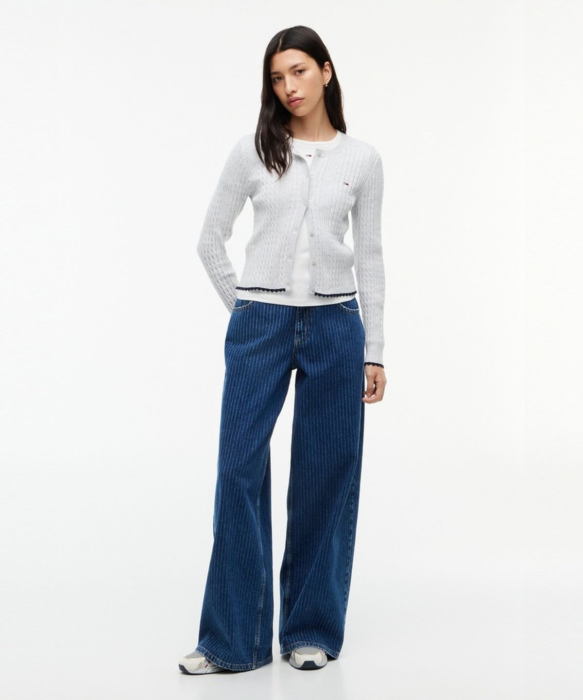 타미진스(TOMMY JEANS) 케이블 크루넥 가디건 (T32G7KCD17TWT1P08)