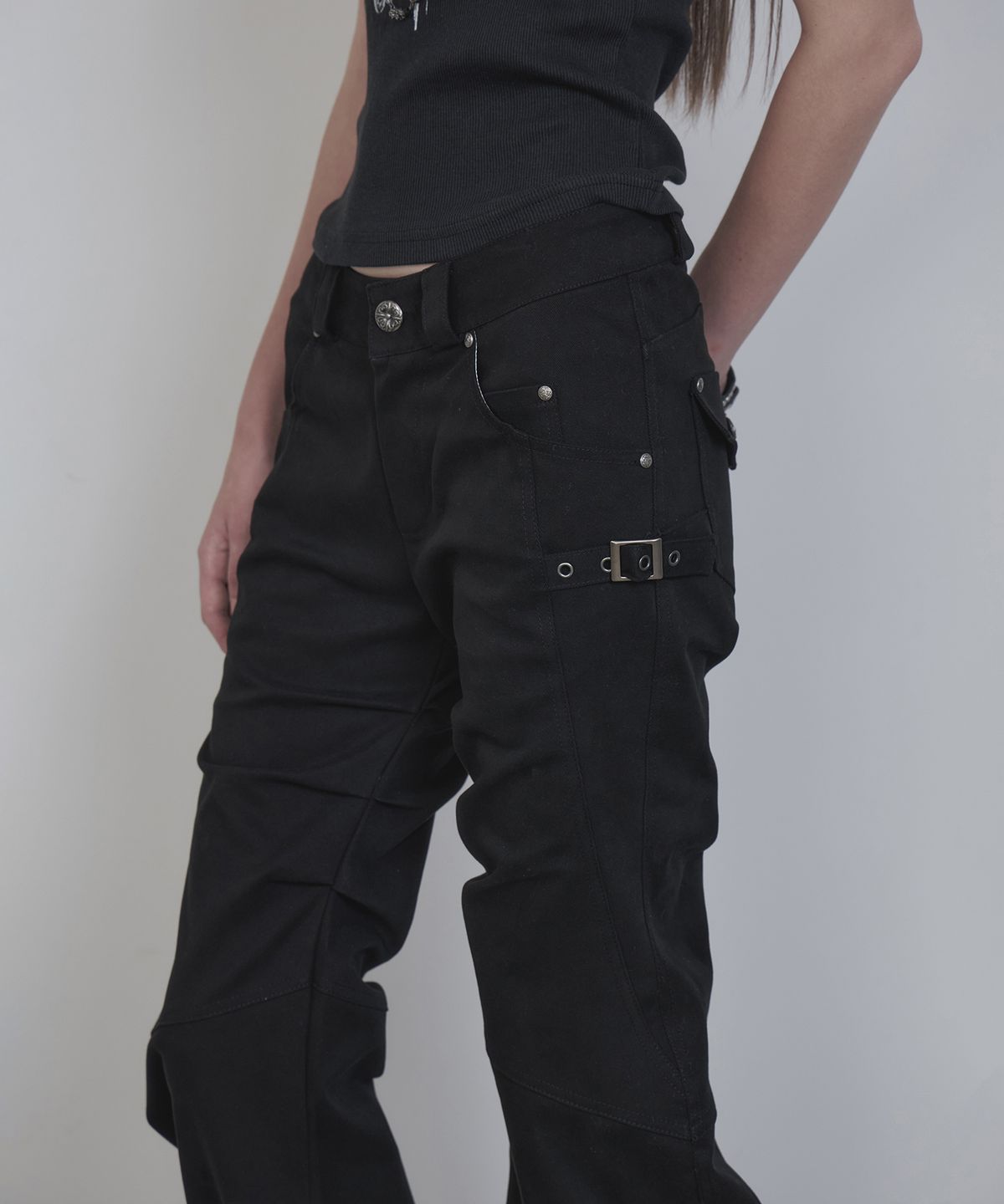 애시메트리(ASYMMETRY) BELT CURVED PANTS / BLACK