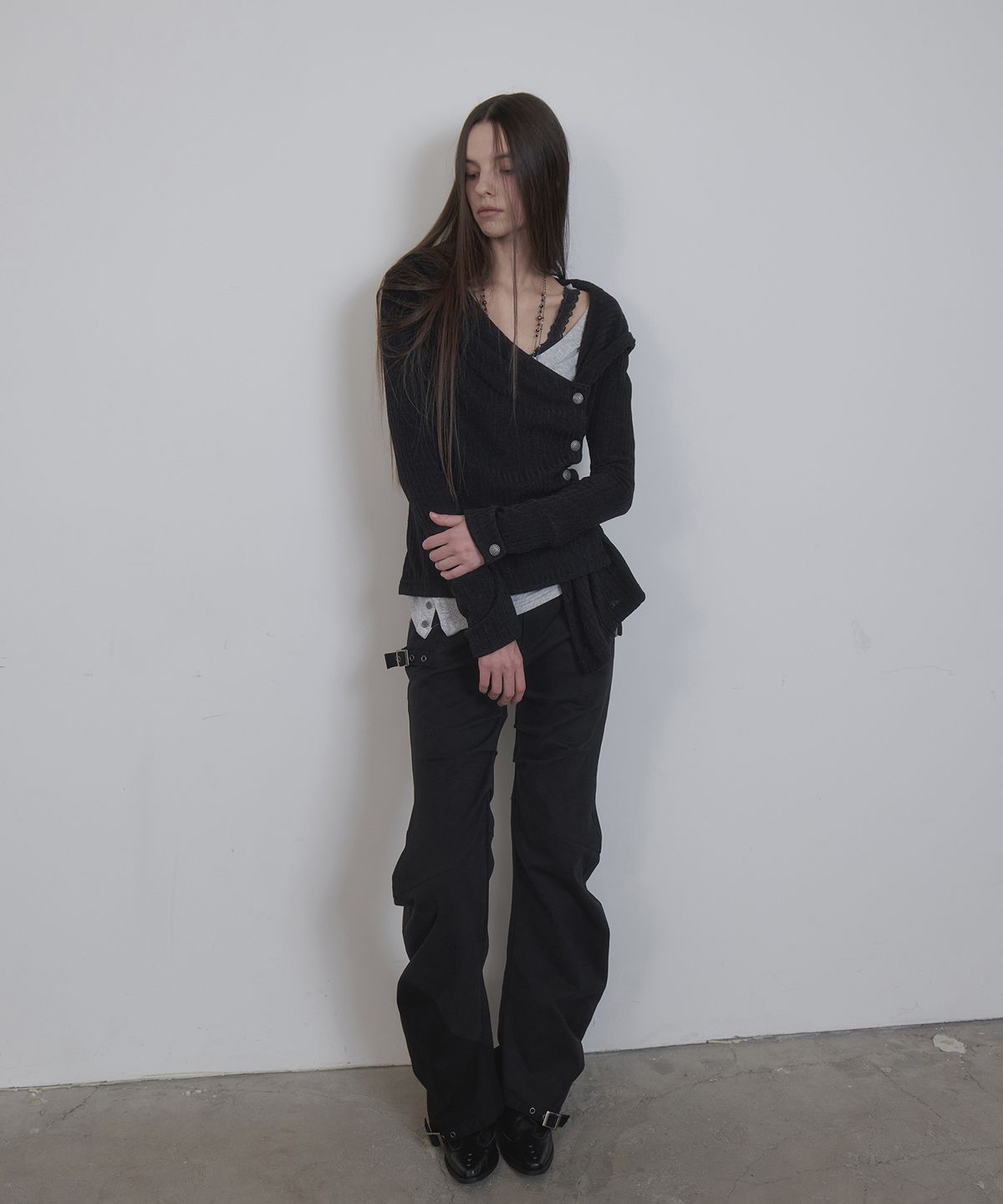 애시메트리(ASYMMETRY) BELT CURVED PANTS / BLACK