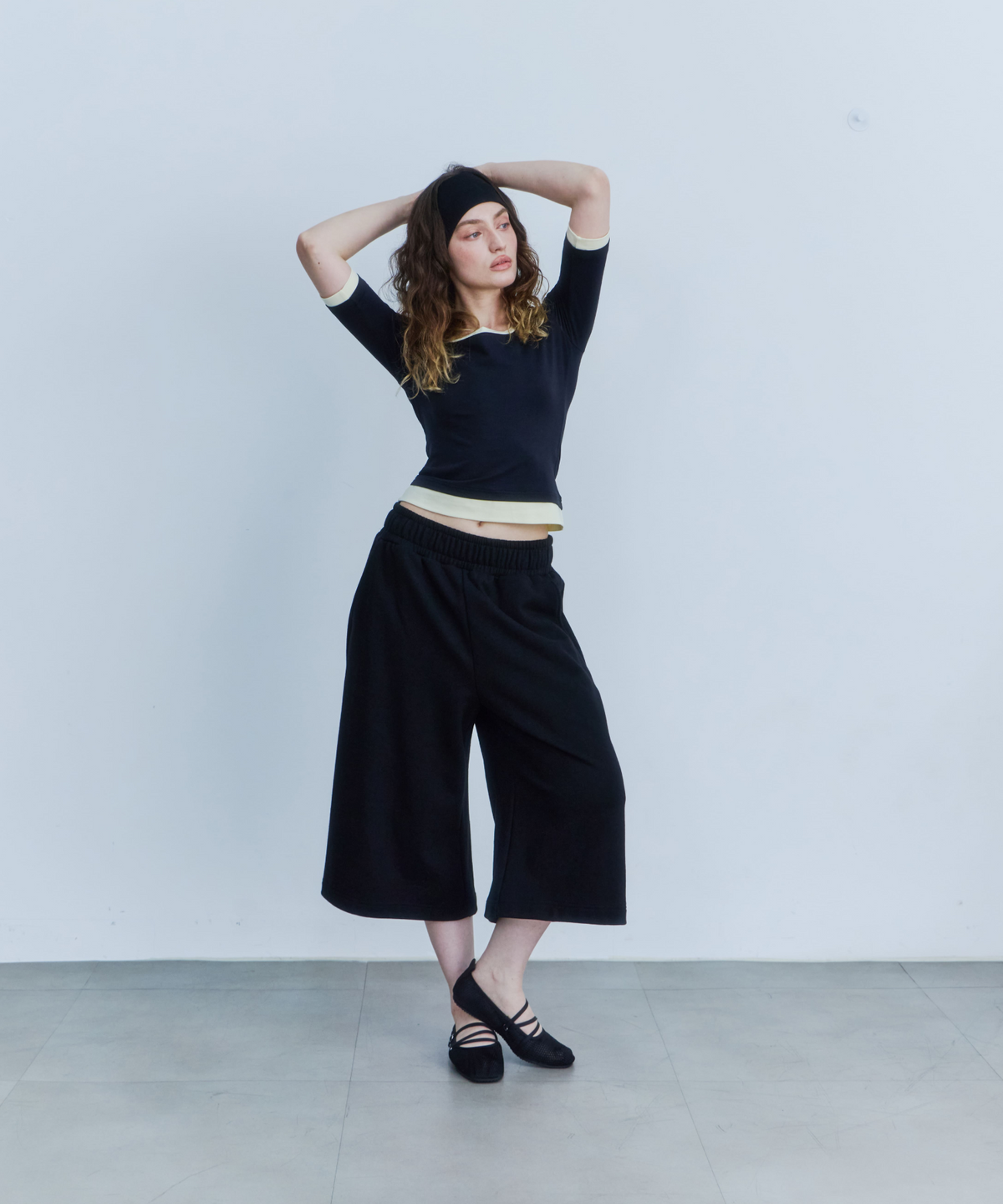 레인지(RANGE) 레이어드 스퀘어넥 티셔츠 (블랙)