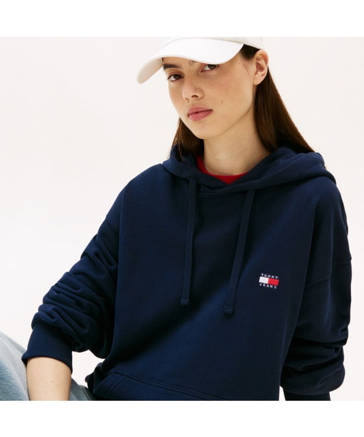 타미진스(TOMMY JEANS) 박시 배지 후디 (T32G7TTO01TMT2C1G)