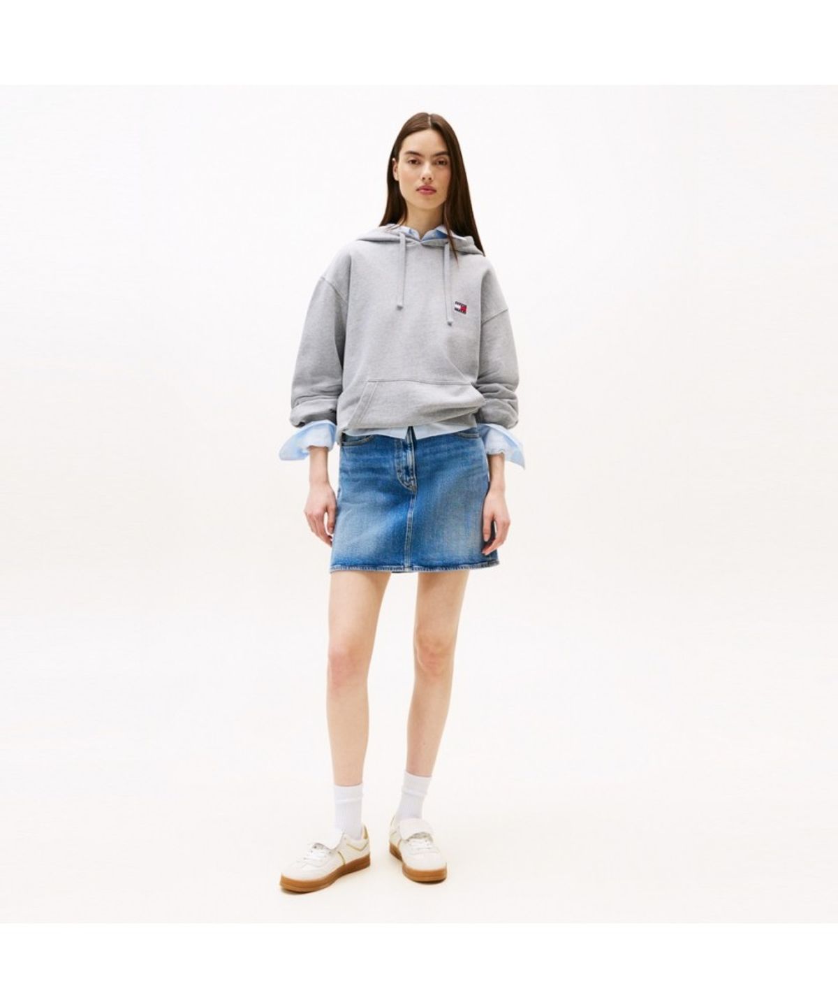 타미진스(TOMMY JEANS) 박시 배지 후디 (T32G7TTO01TMT2Q13)