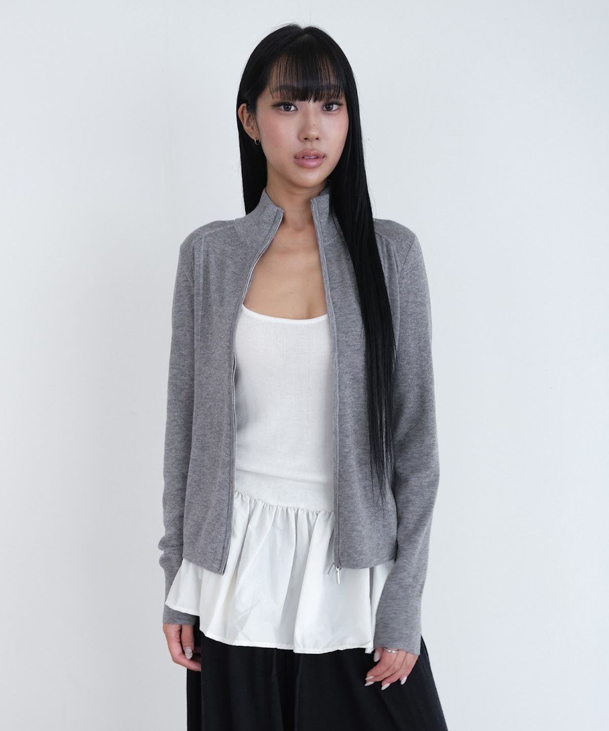 오오티엔(OOTN) PEPLUM KNIT CAMISOLE [IVORY]