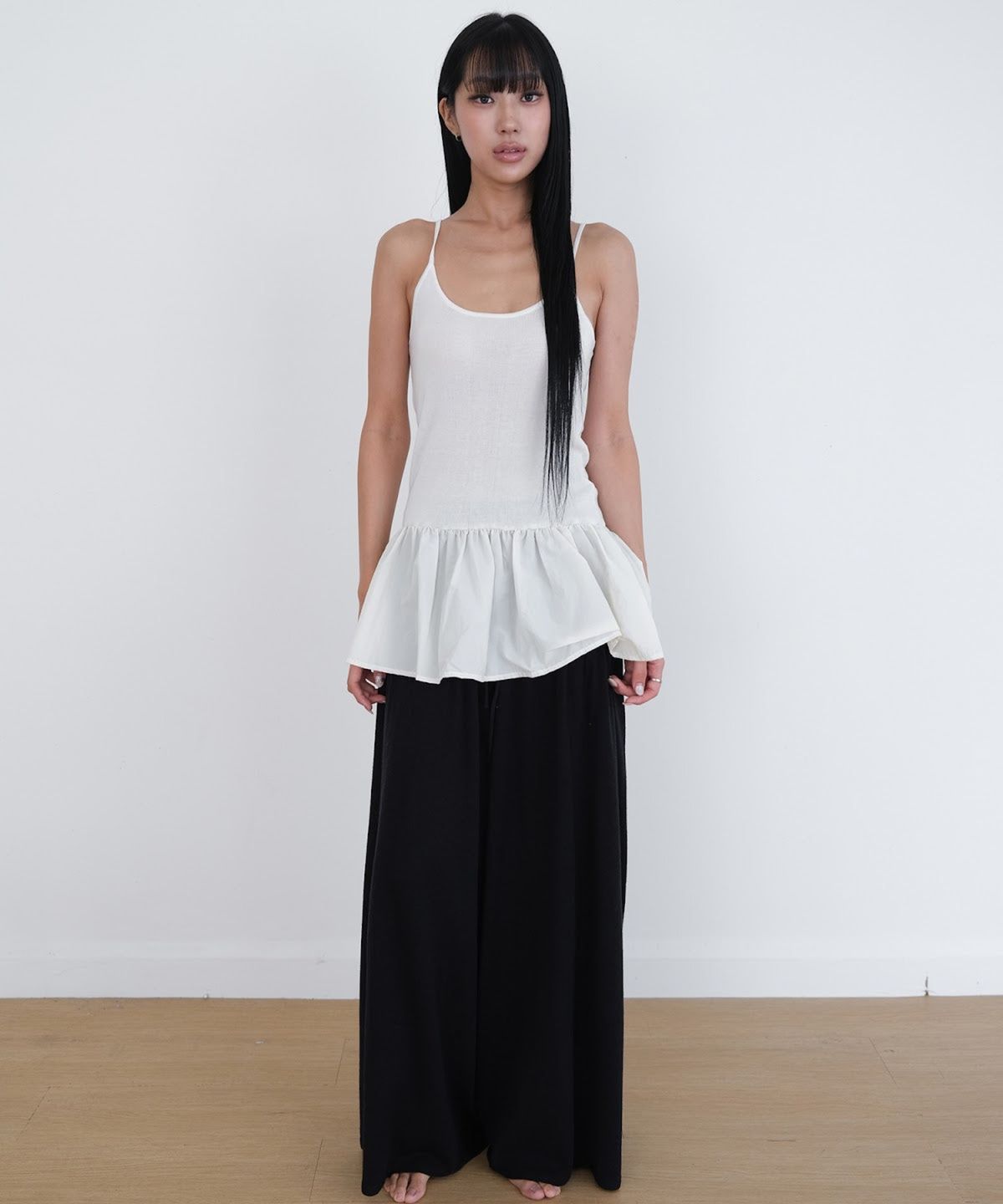 오오티엔(OOTN) PEPLUM KNIT CAMISOLE [IVORY]