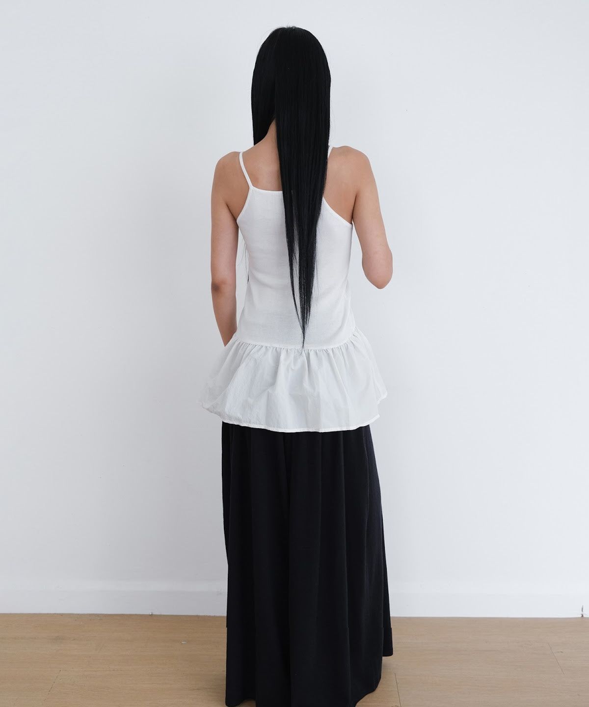오오티엔(OOTN) PEPLUM KNIT CAMISOLE [IVORY]