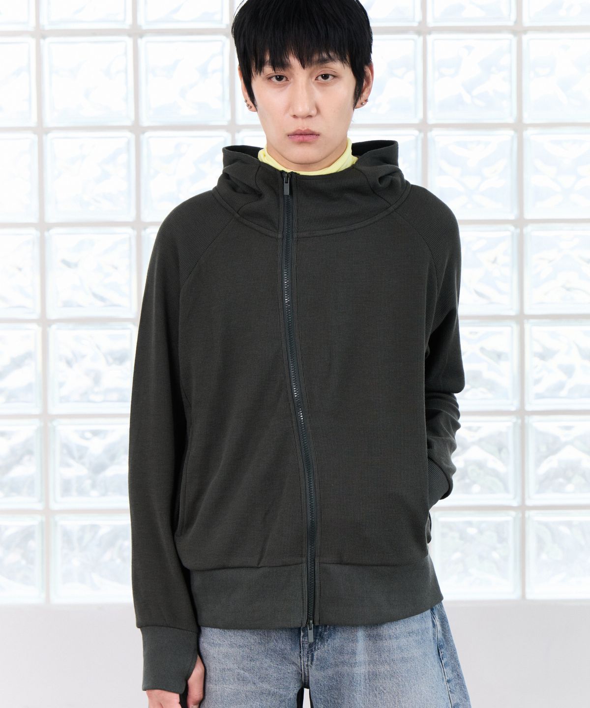 피아리(PIARI) 커브드 라인 와플 크롭 후드 집업(3color)