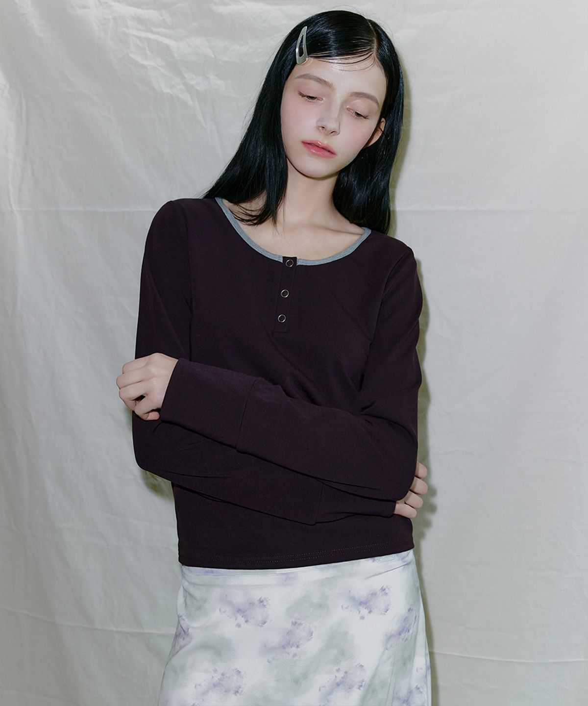 미케네(MICANE) 비비란 헨리 넥 컬러링 티
