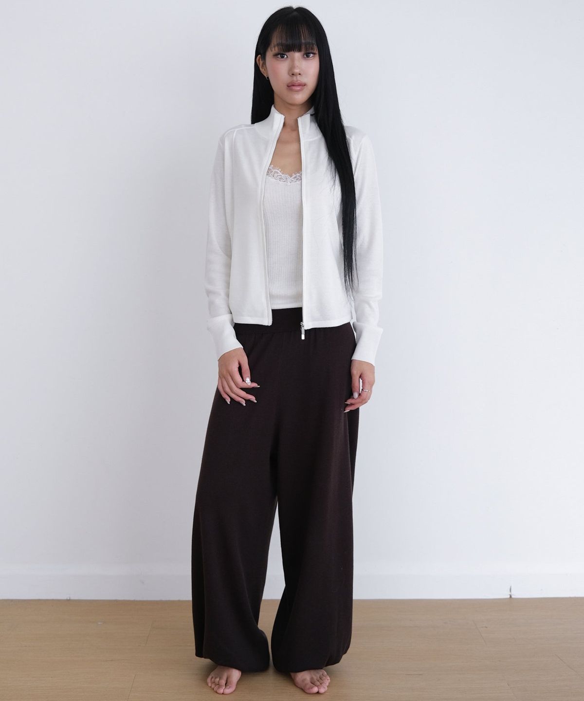 오오티엔(OOTN) HIGH NECK KNIT ZIP-UP [IVORY]