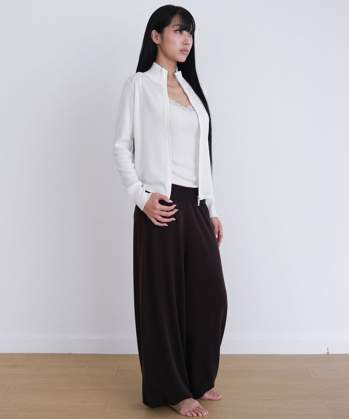 오오티엔(OOTN) HIGH NECK KNIT ZIP-UP [IVORY]