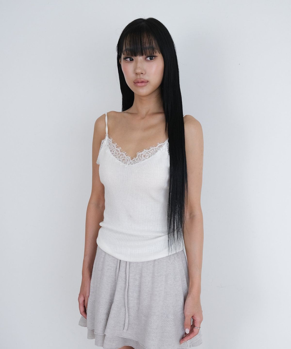 오오티엔(OOTN) LACE KNIT CAMISOLE [IVORY]
