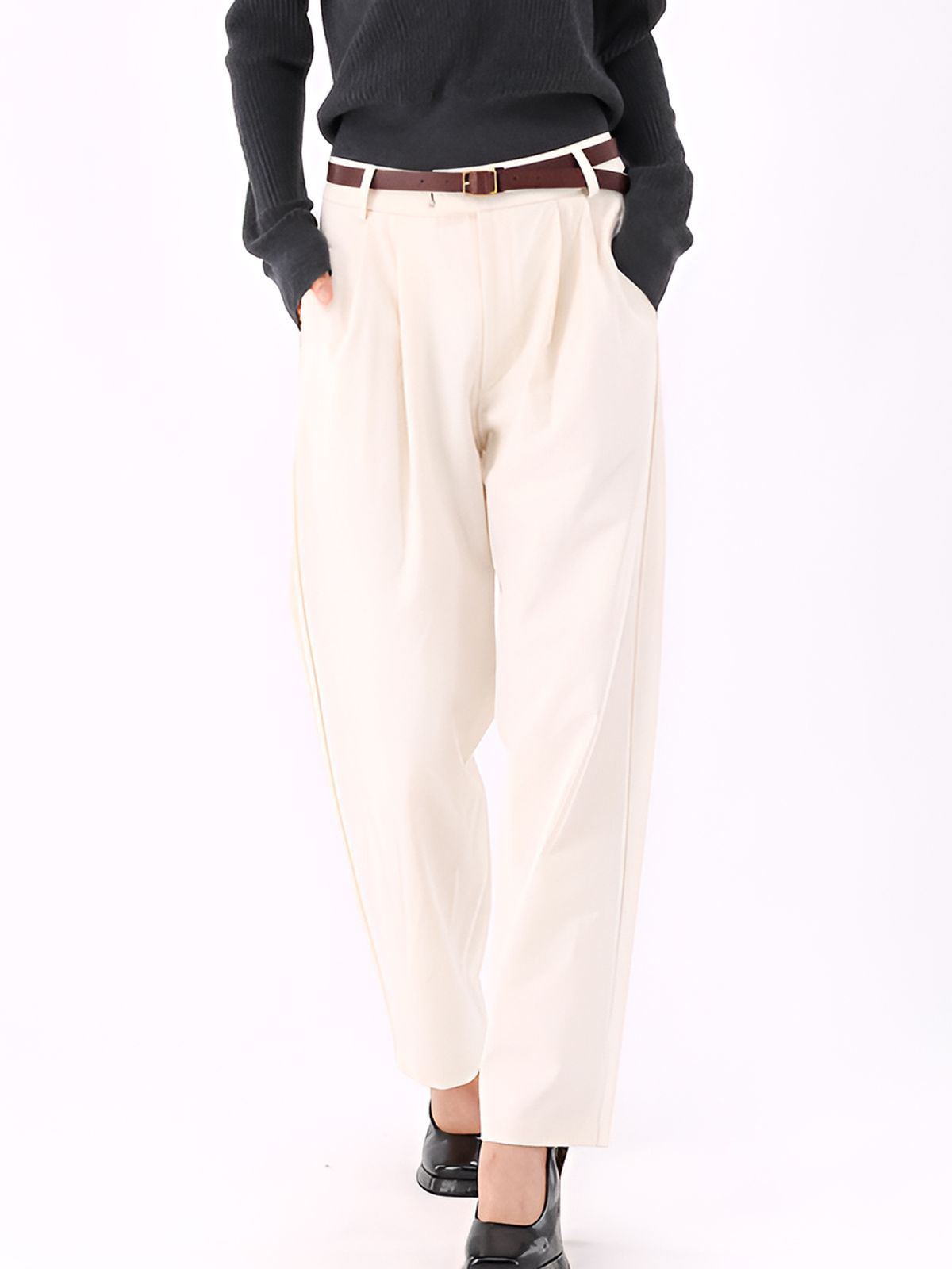 아쿠드(ACUD) Two Tuck Tapered Slacks _Cream