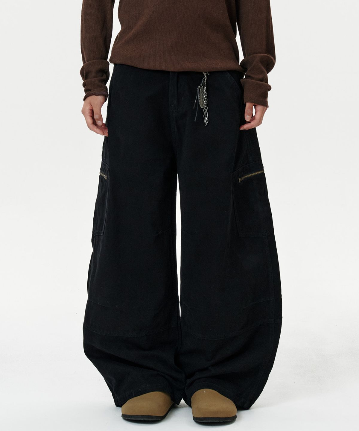 딥센스(DEEP SENSE) Side Zip Pocket Curved Pants - black