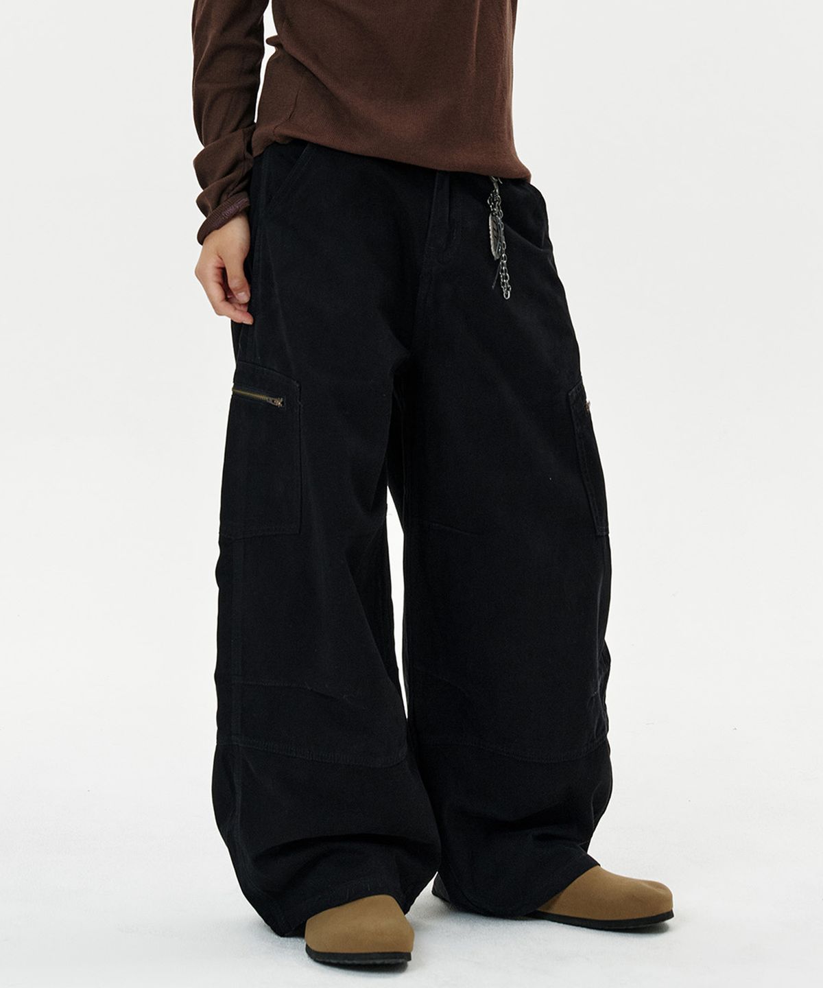 딥센스(DEEP SENSE) Side Zip Pocket Curved Pants - black