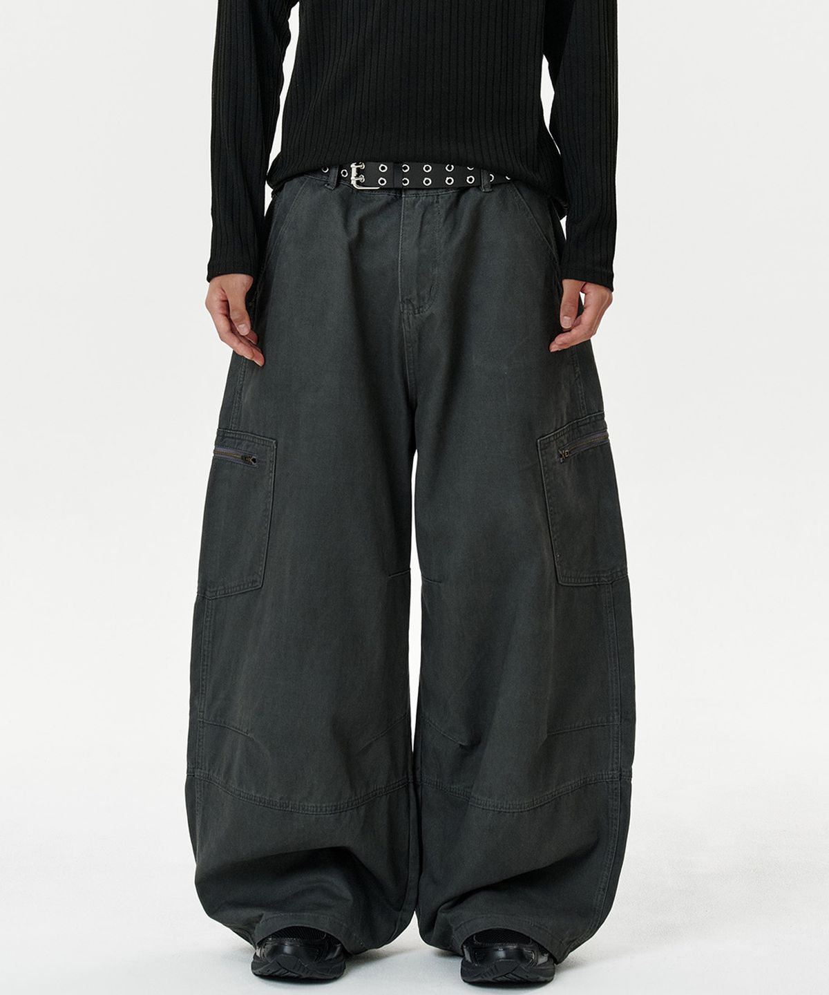 딥센스(DEEP SENSE) Side Zip Pocket Curved Pants - chacol