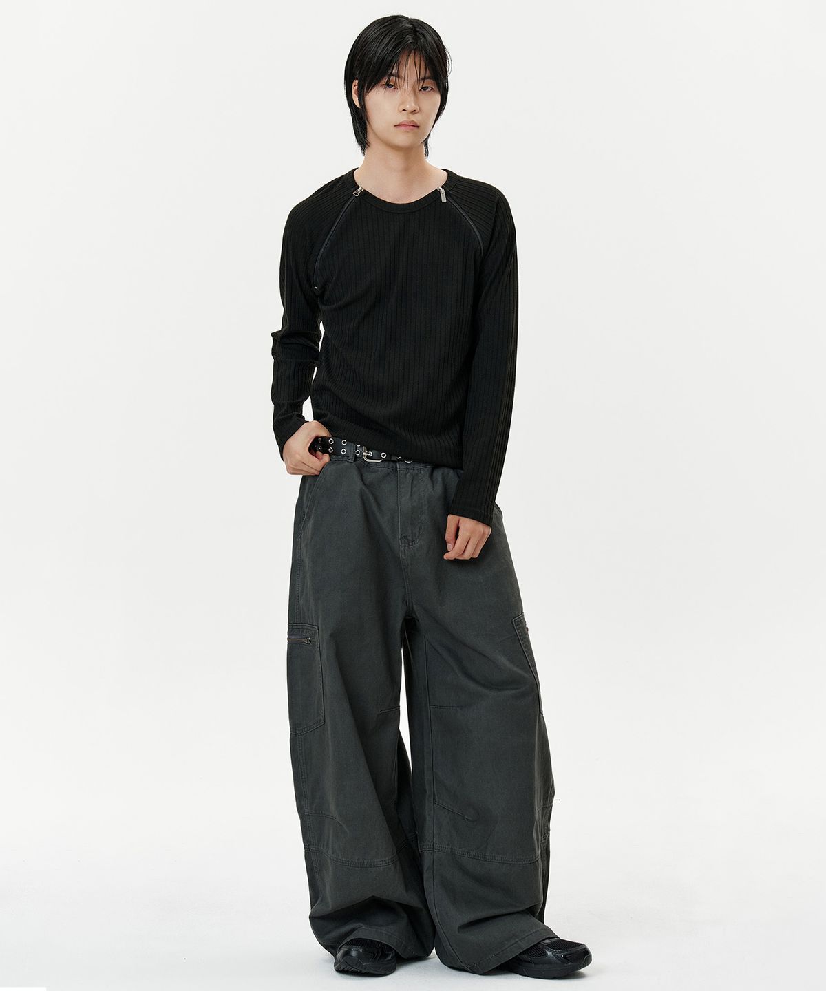 딥센스(DEEP SENSE) Side Zip Pocket Curved Pants - chacol