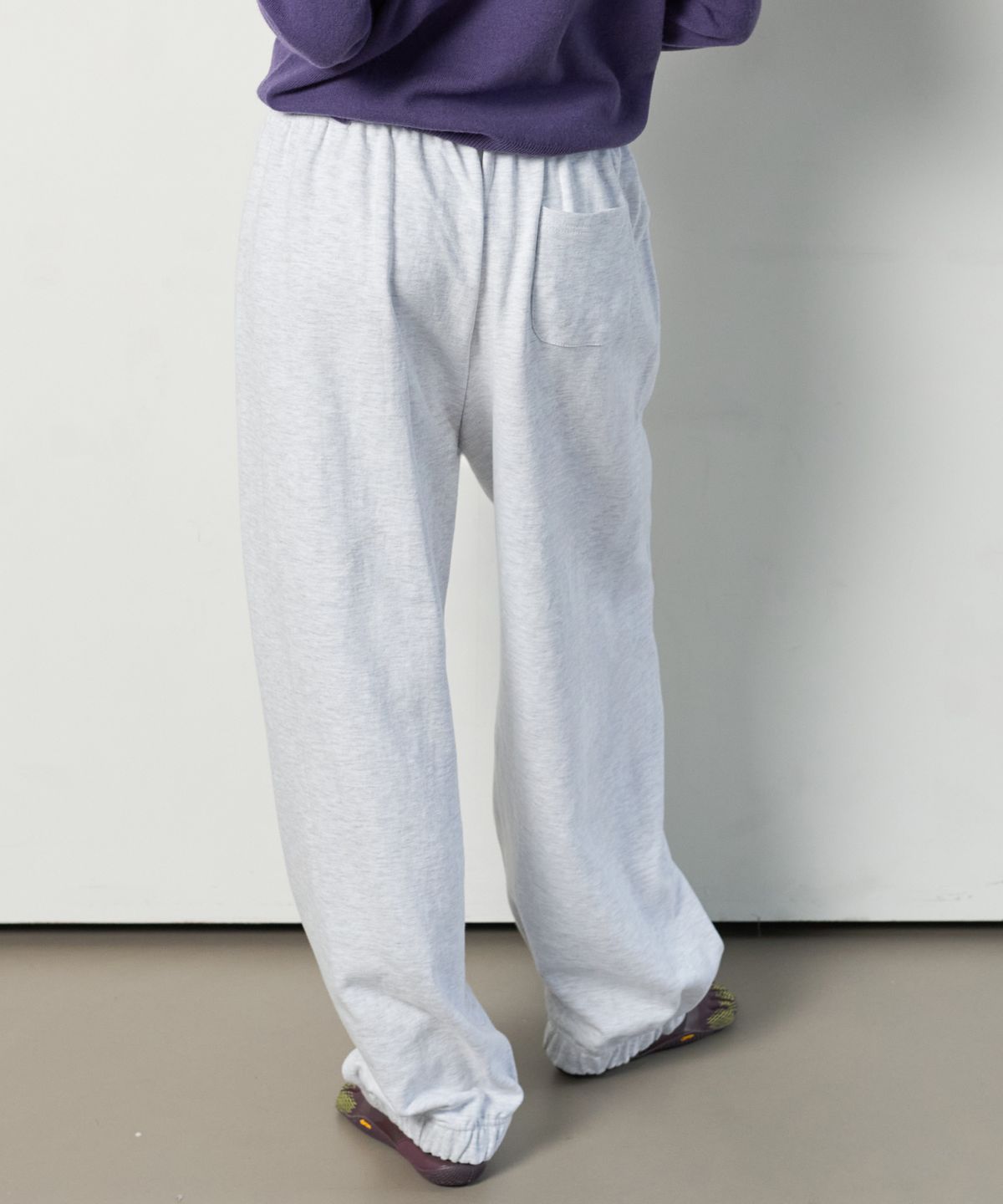 누베르(NUVERE) Shift Sweat White Melange