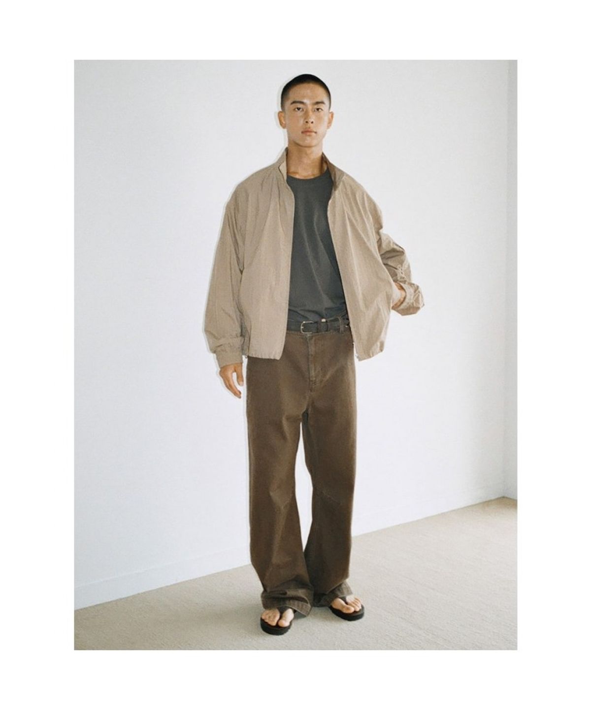 디애퍼처(THE APERTURE) [Unisex] Classic Nylon Jumper  Beige (TA6739U02A)