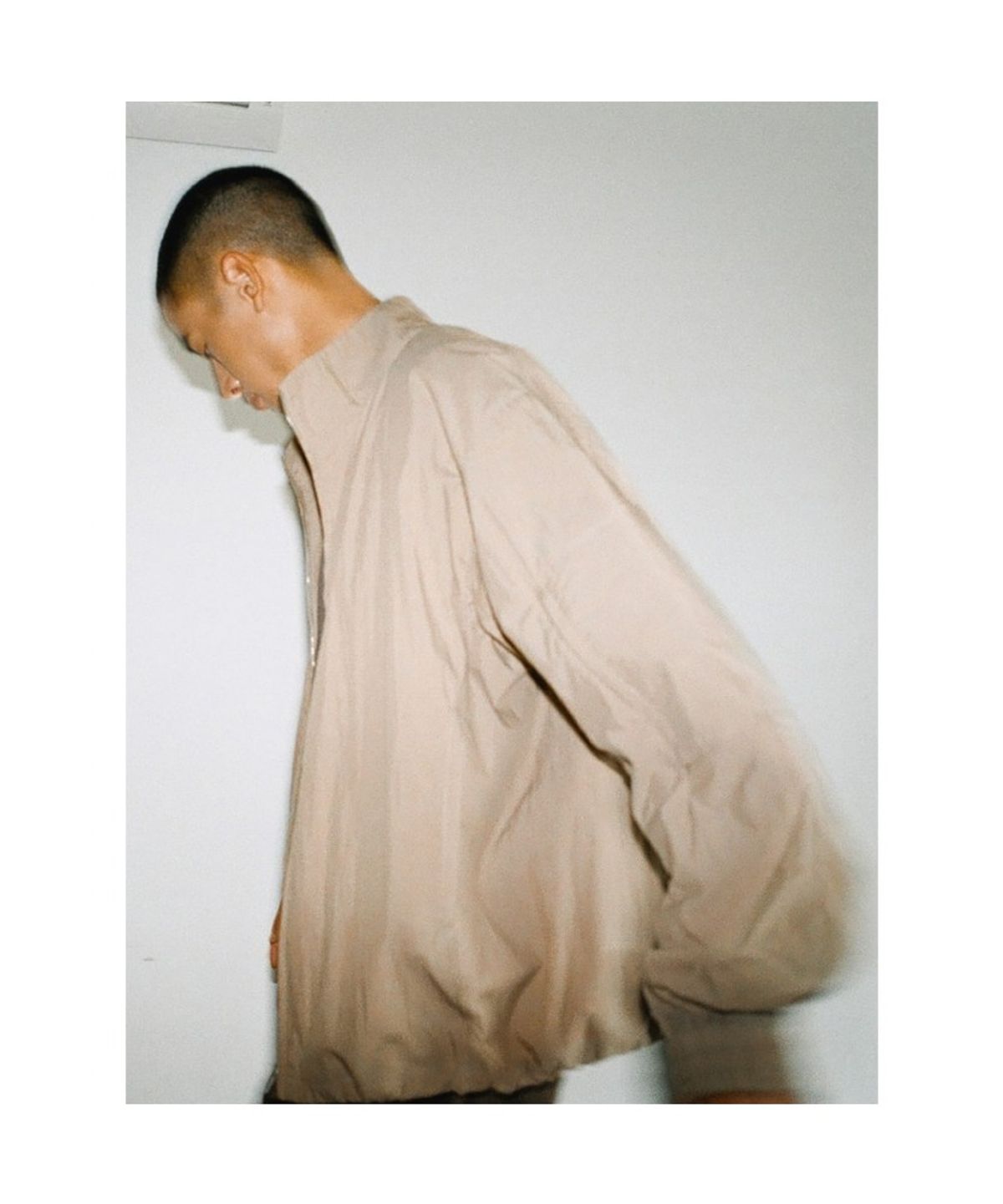 디애퍼처(THE APERTURE) [Unisex] Classic Nylon Jumper  Beige (TA6739U02A)