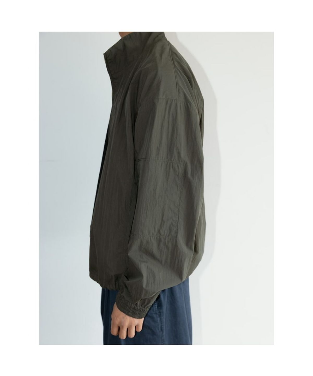 디애퍼처(THE APERTURE) [Unisex] Classic Nylon Jumper  Khaki (TA6739U02H)