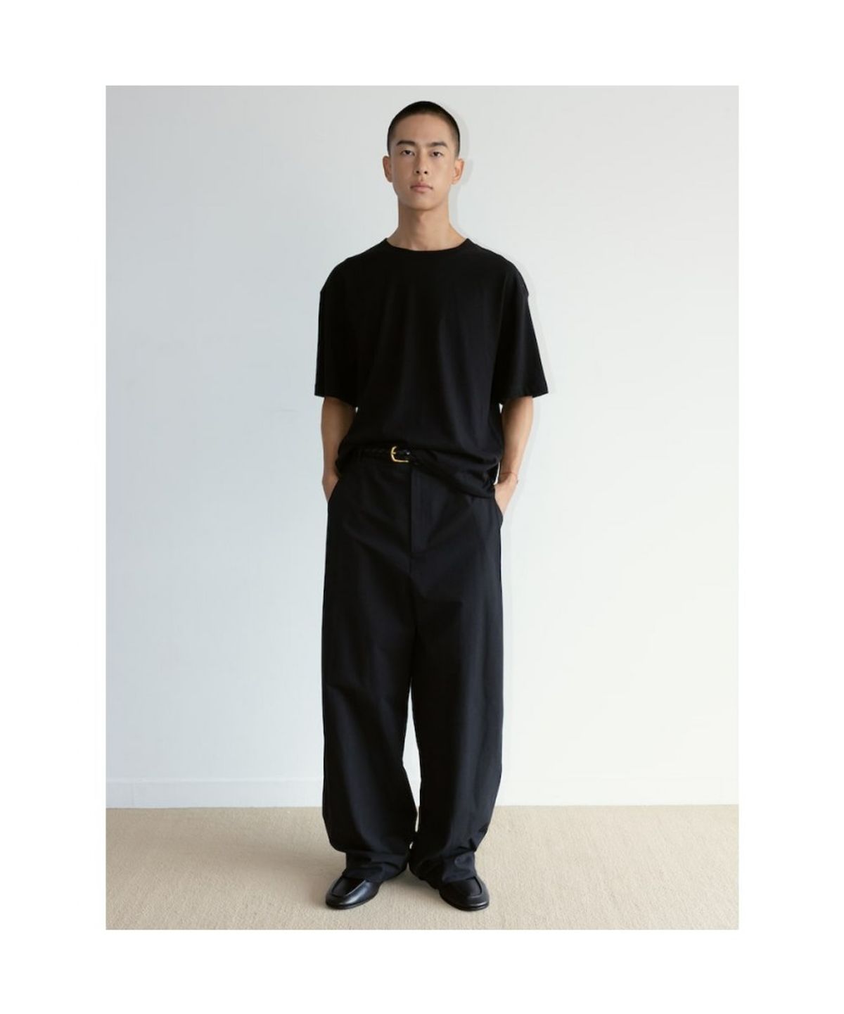 디애퍼처(THE APERTURE) [Unisex] Classic Tuck Pants  Black (TA6721U035)