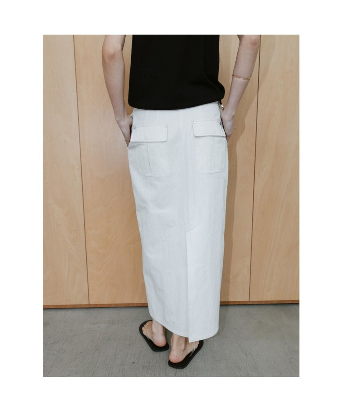 디애퍼처(THE APERTURE) Asti H Line Skirt  Ivory (TA6427A050)