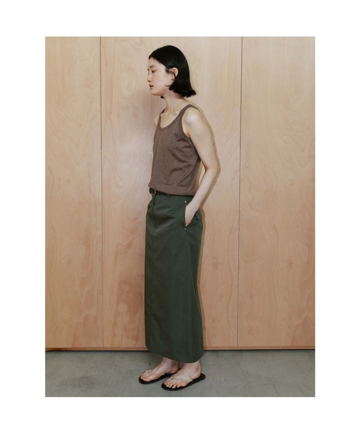 디애퍼처(THE APERTURE) Asti H Line Skirt  Khaki (TA6427A05H)
