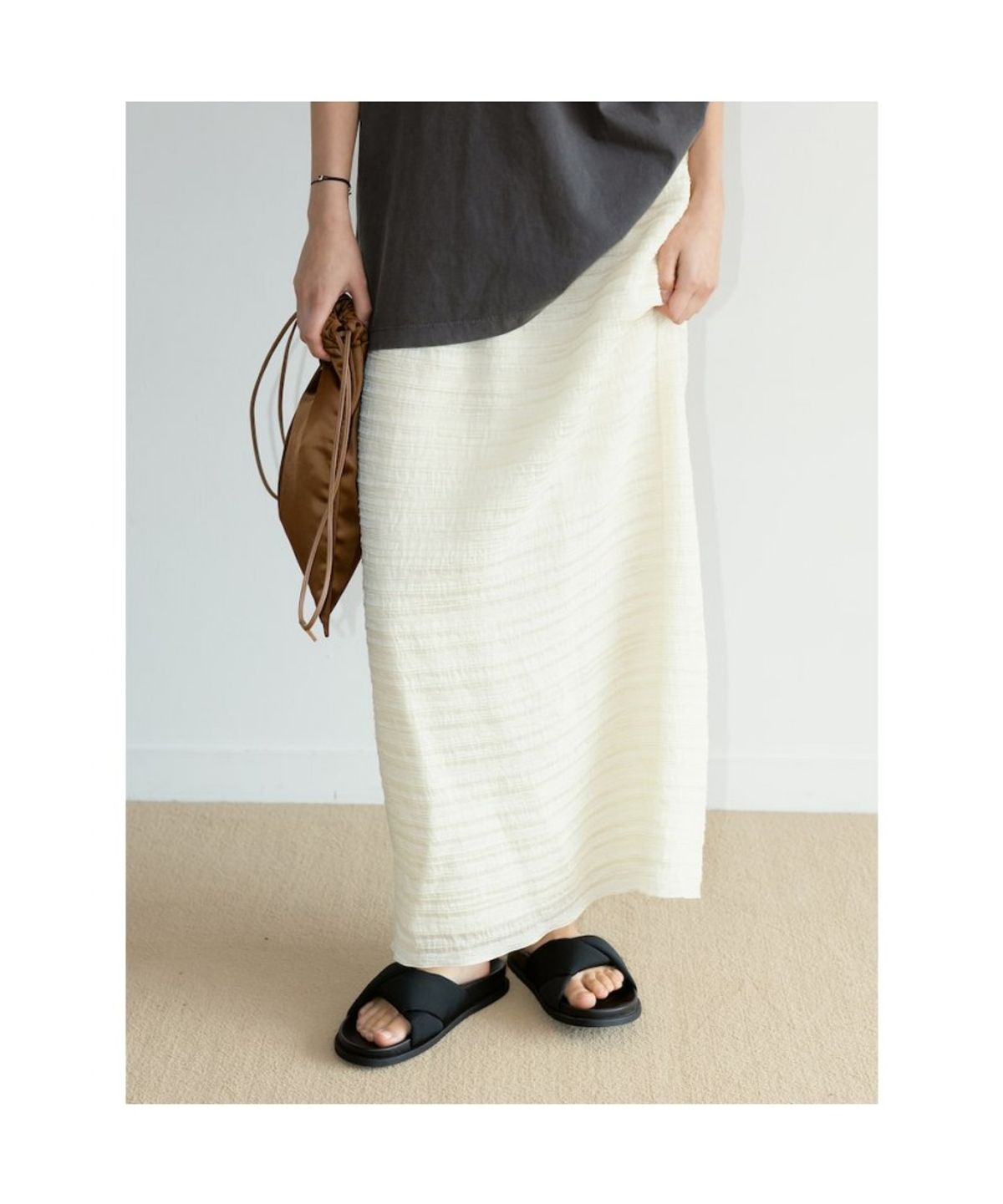 디애퍼처(THE APERTURE) Cecily H Line Skirt  Ivory (TA6727A200)