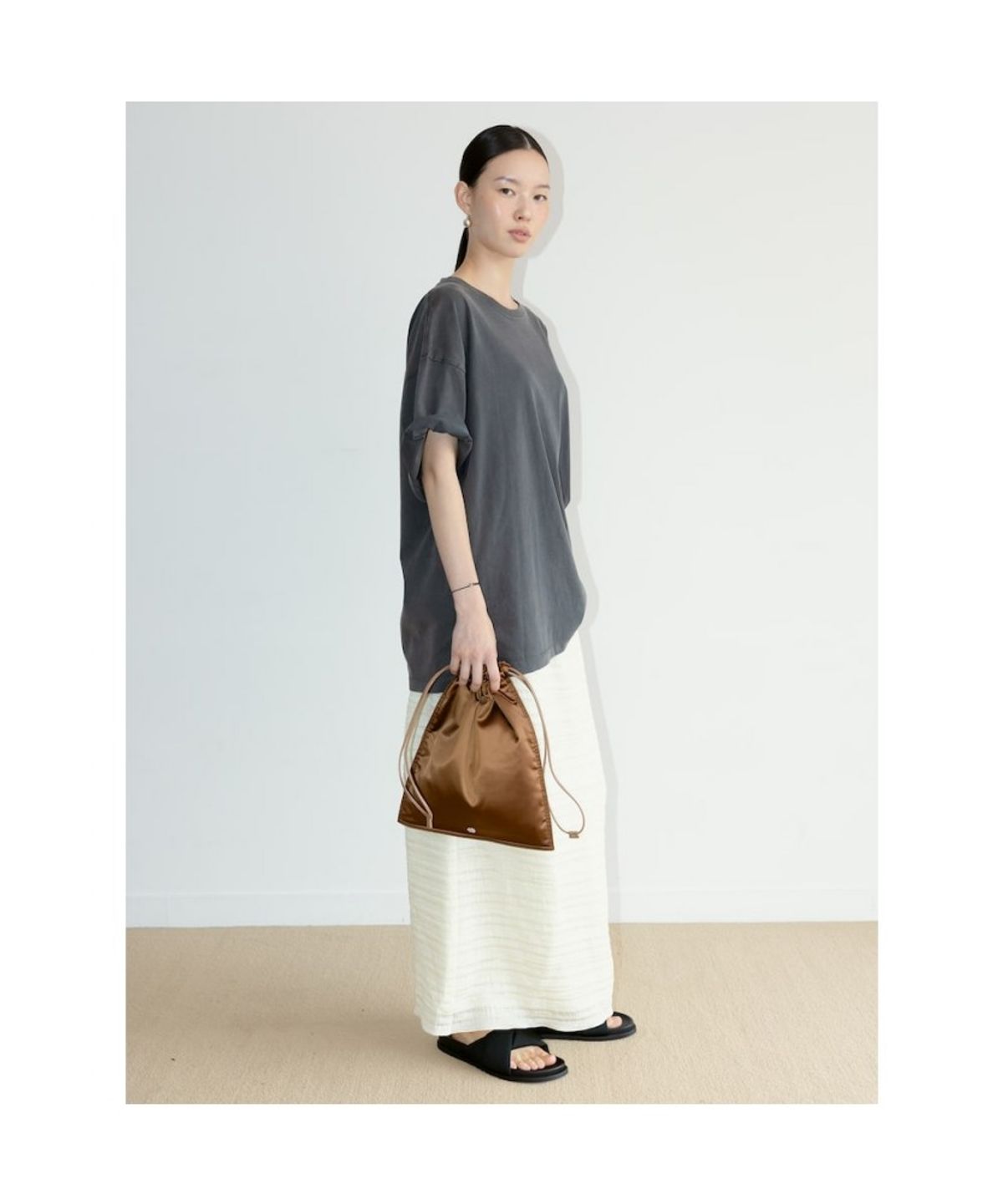 디애퍼처(THE APERTURE) Cecily H Line Skirt  Ivory (TA6727A200)