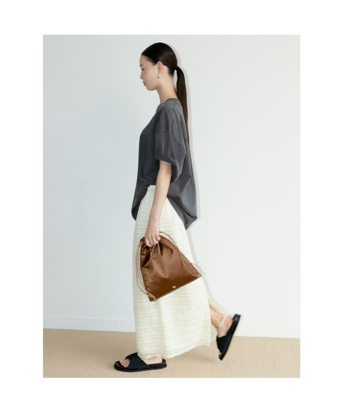 디애퍼처(THE APERTURE) Cecily H Line Skirt  Ivory (TA6727A200)