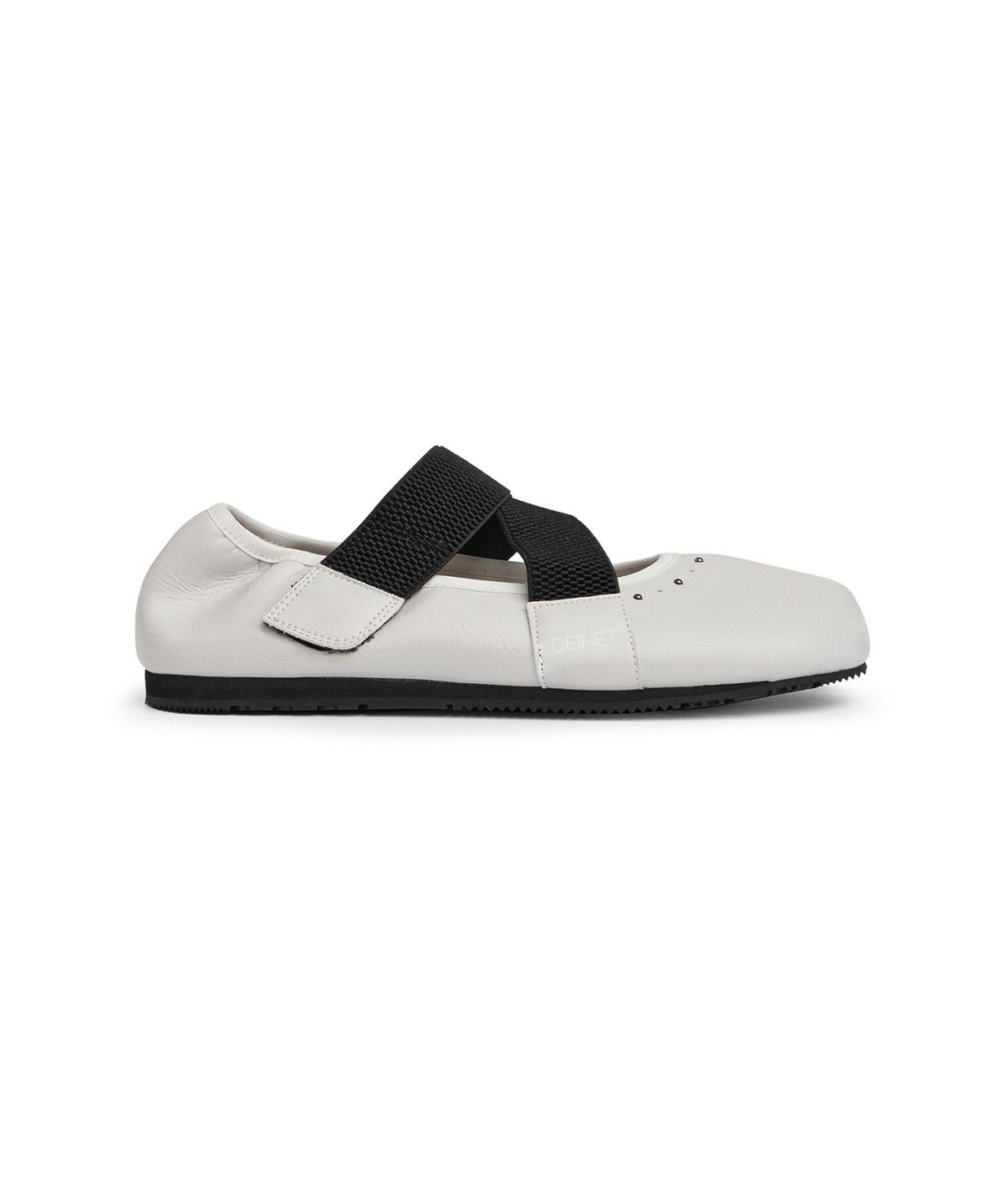 다이닛(DEINET) TABI POINT FLAT SHOES IN IVORY