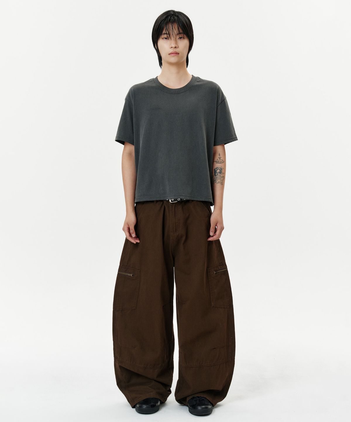딥센스(DEEP SENSE) Side Zip Pocket Curved Pants - brown